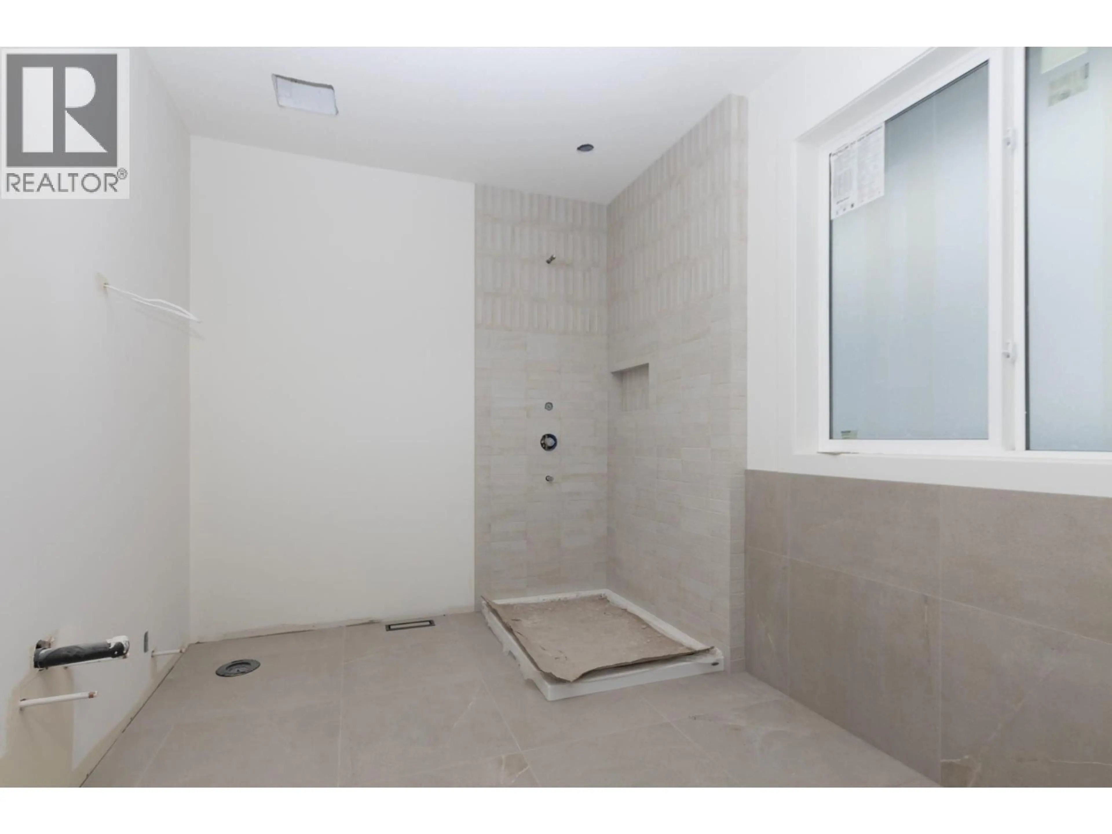 Property at 1121 16 AVENUE SE, Salmon Arm, BC