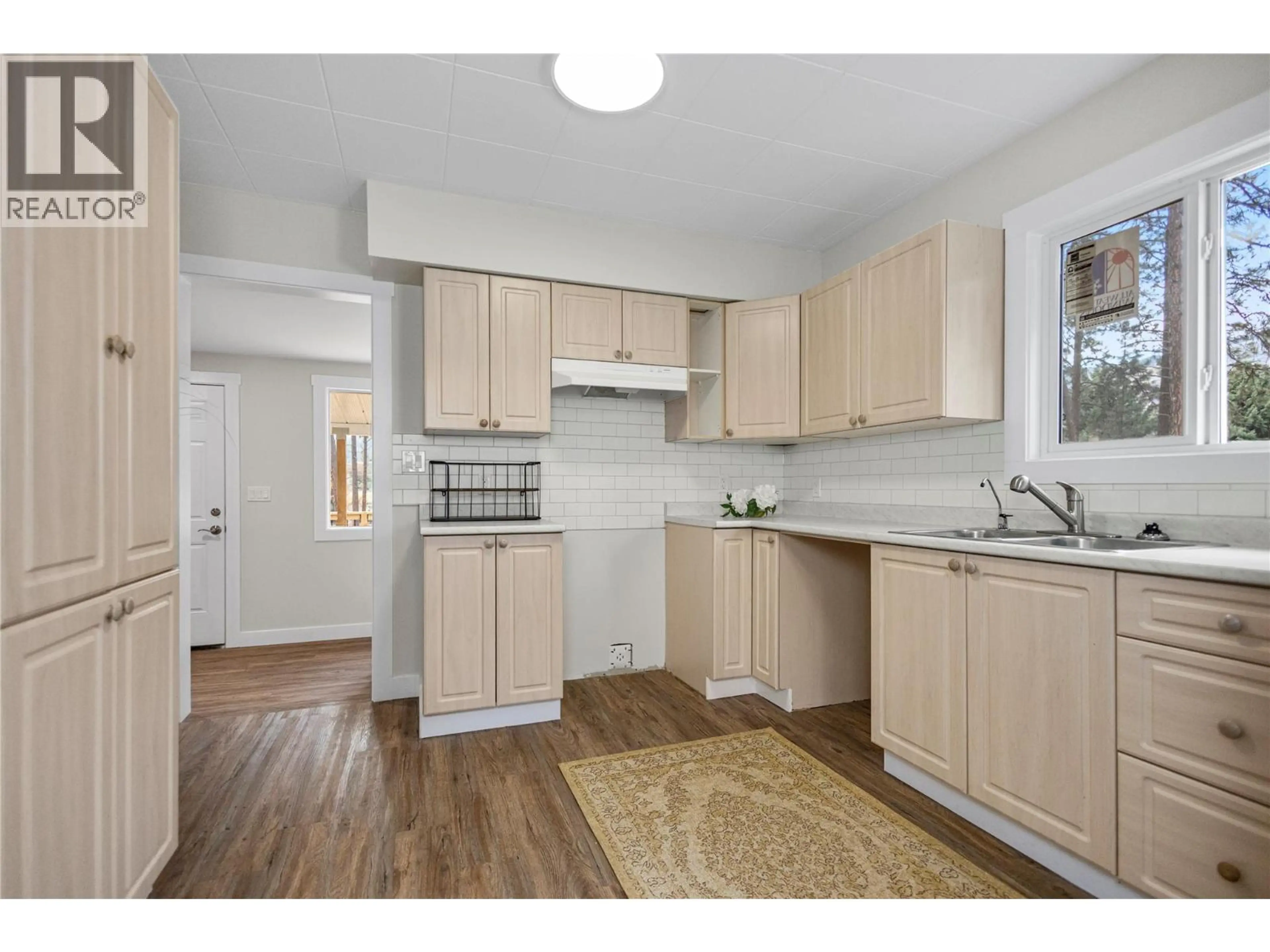 Property at 8127 DONALDSON DRIVE, Grand Forks, BC