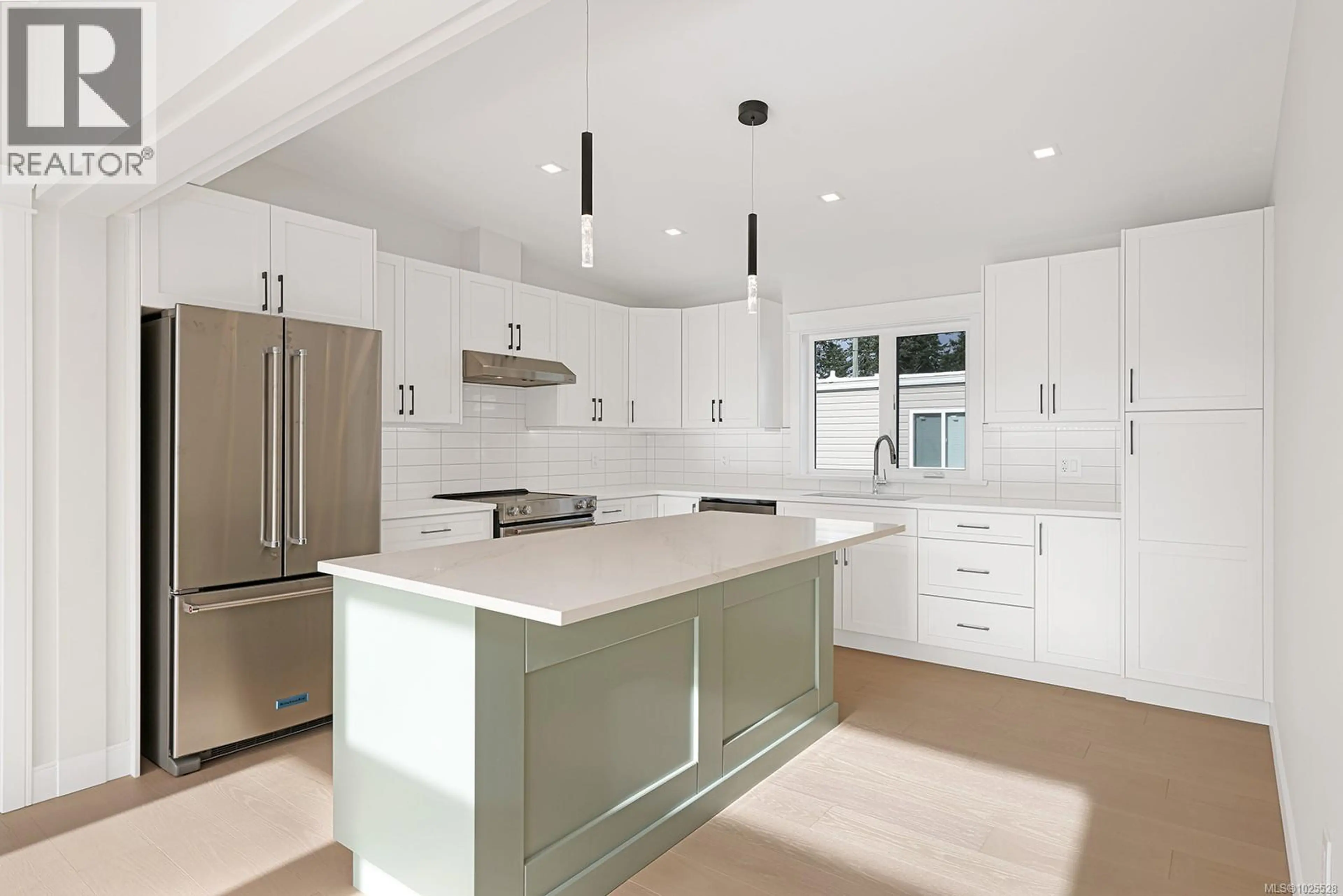 Property at #16 1240 WILKINSON RD, Comox, BC