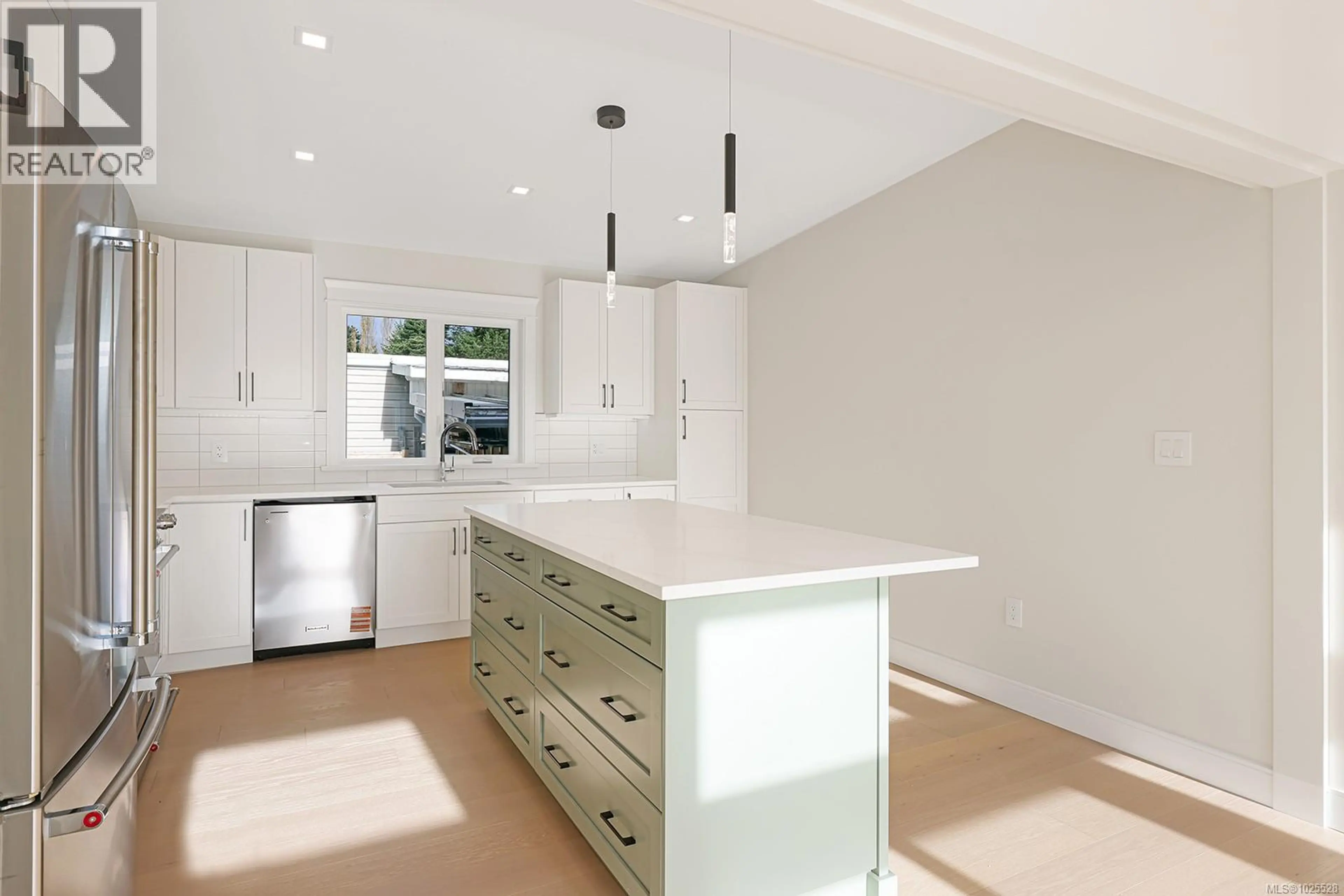 Property at #16 1240 WILKINSON RD, Comox, BC