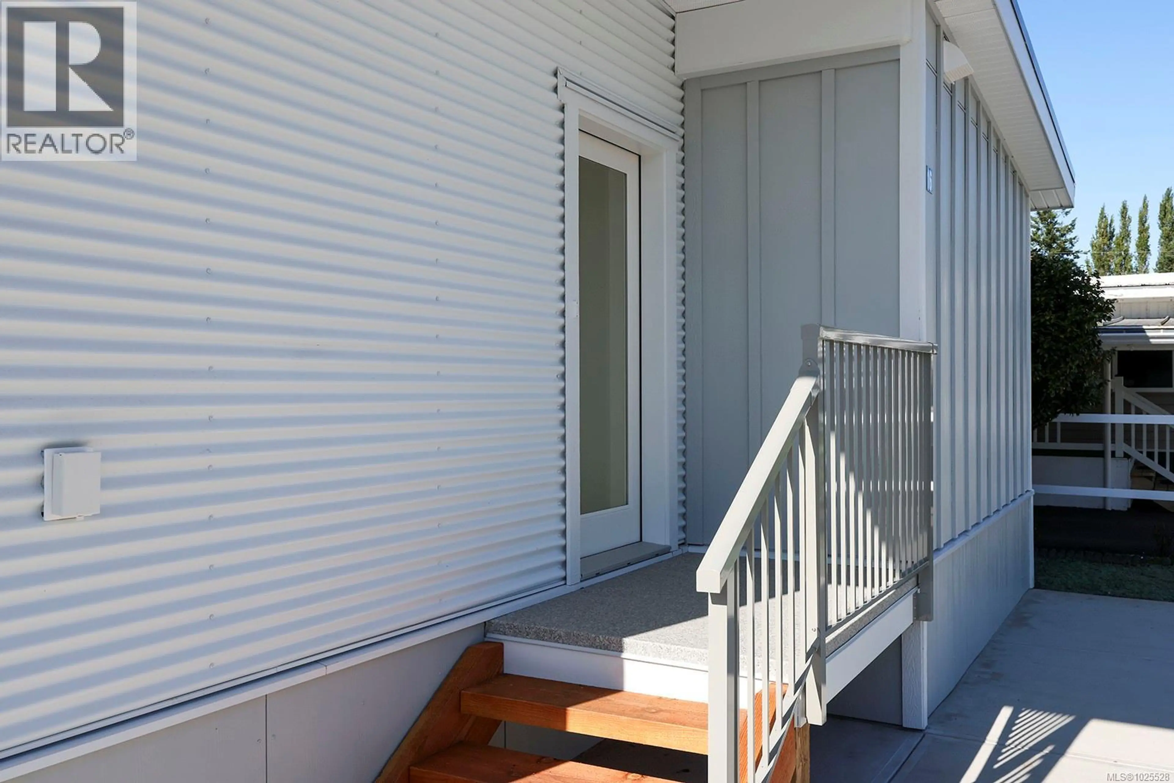 Property at #16 1240 WILKINSON RD, Comox, BC