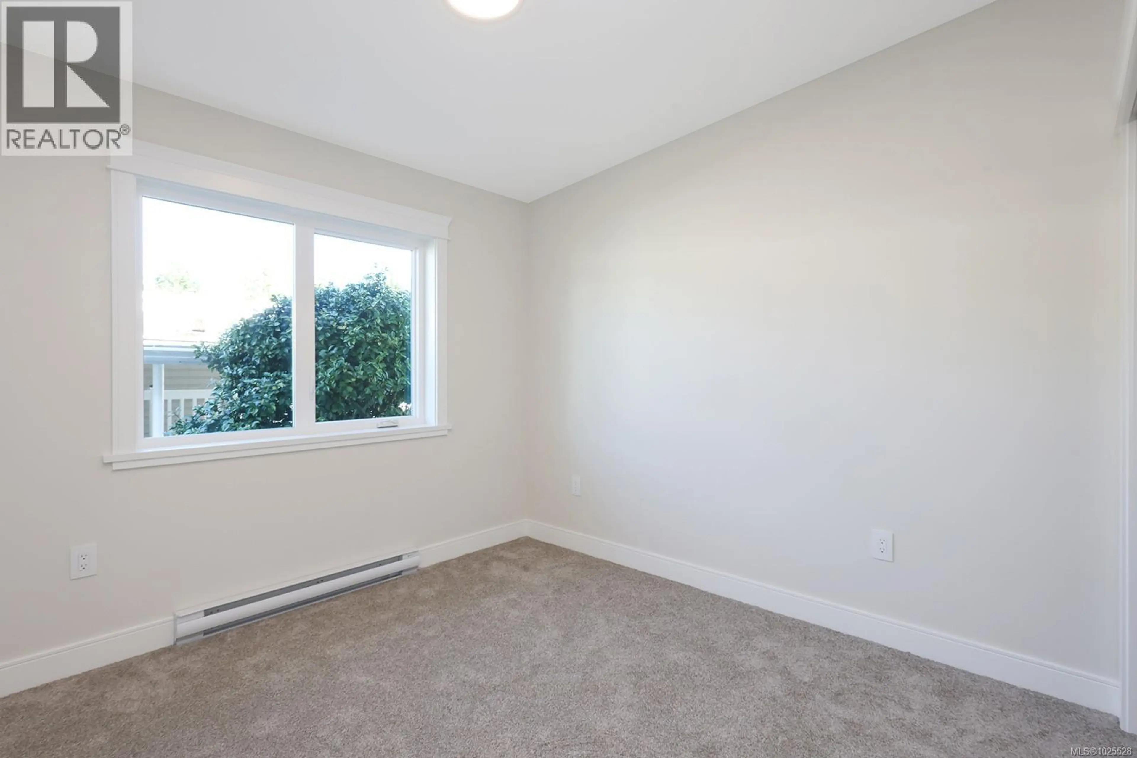 Property at #16 1240 WILKINSON RD, Comox, BC