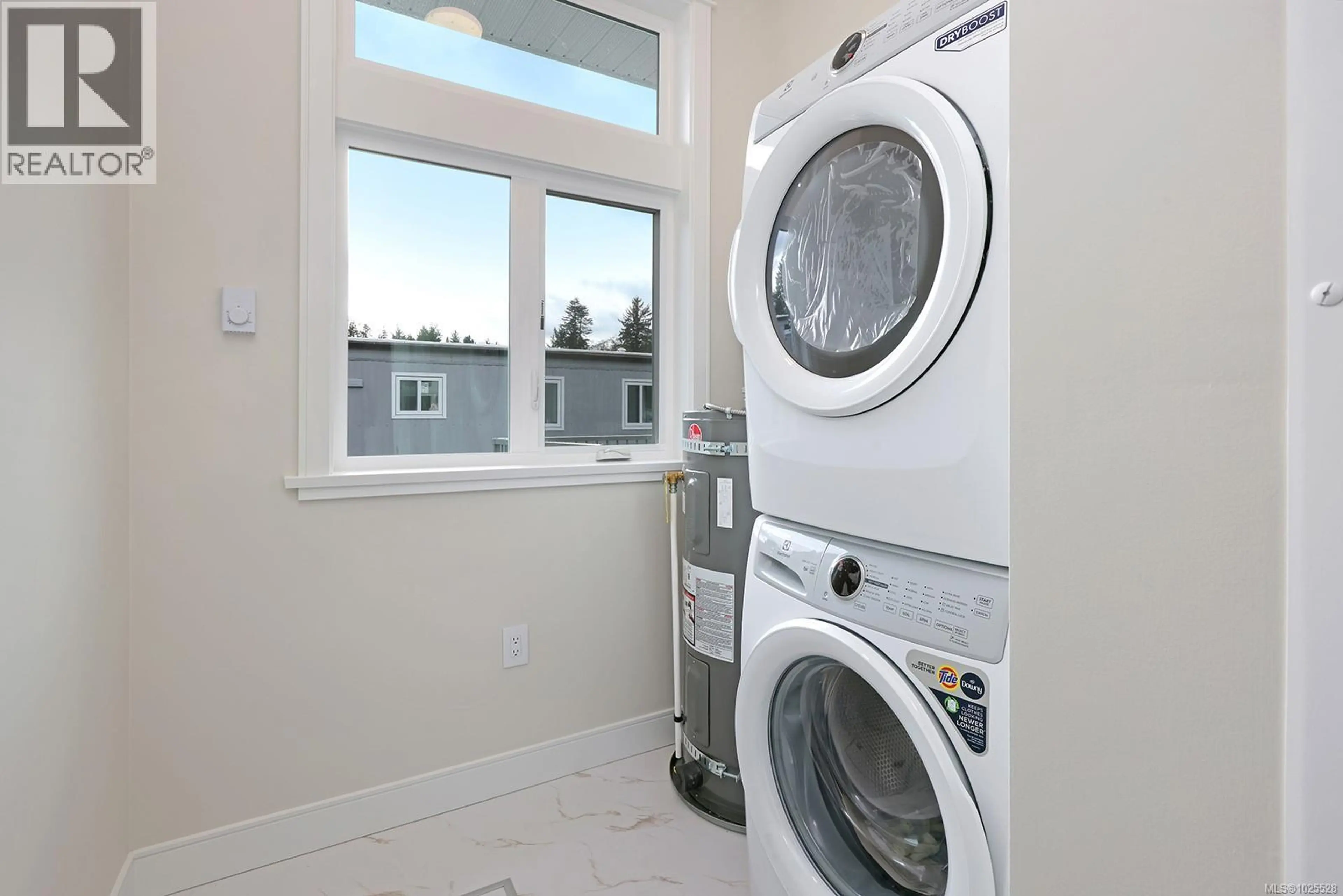 Property at #16 1240 WILKINSON RD, Comox, BC