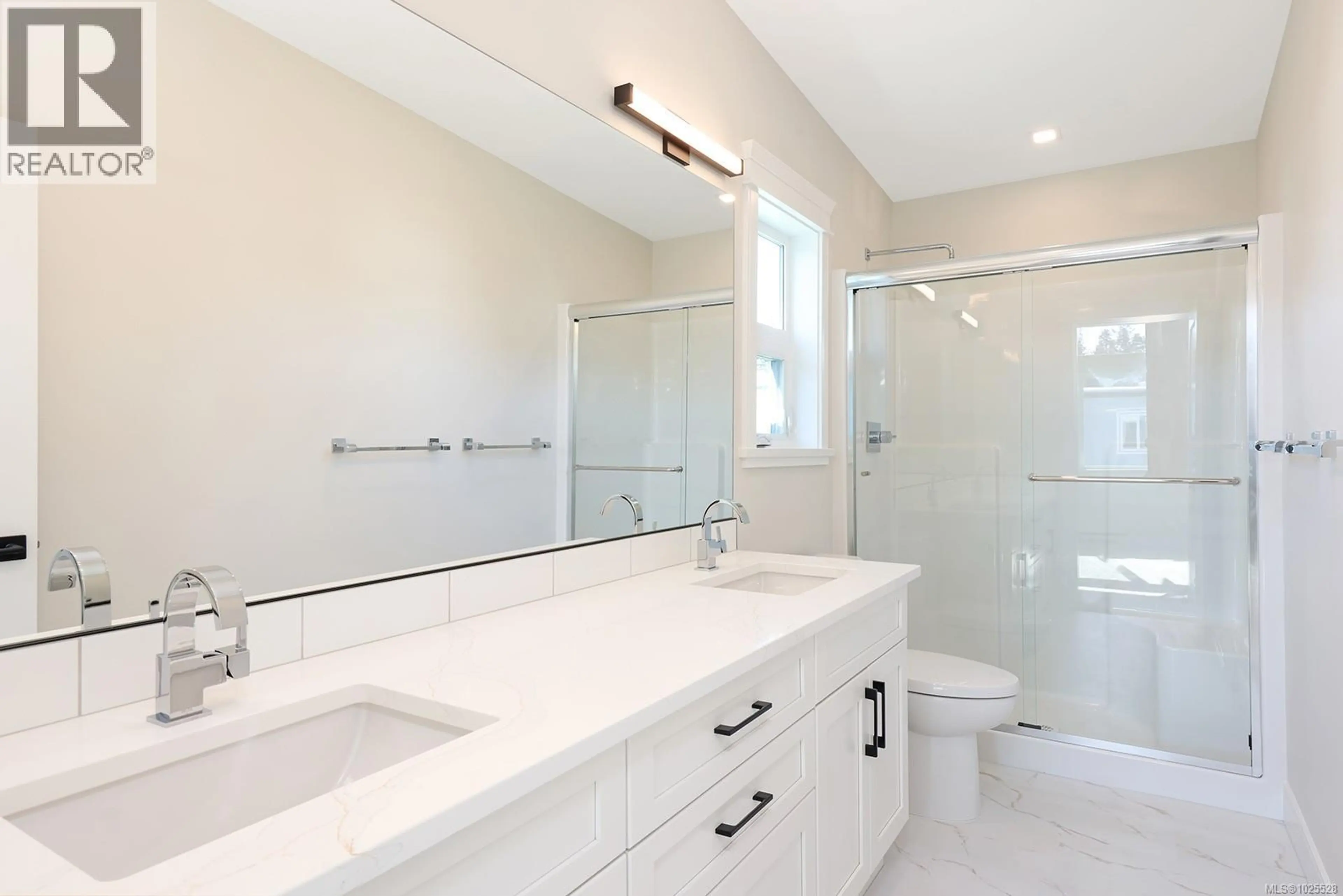 Property at #16 1240 WILKINSON RD, Comox, BC