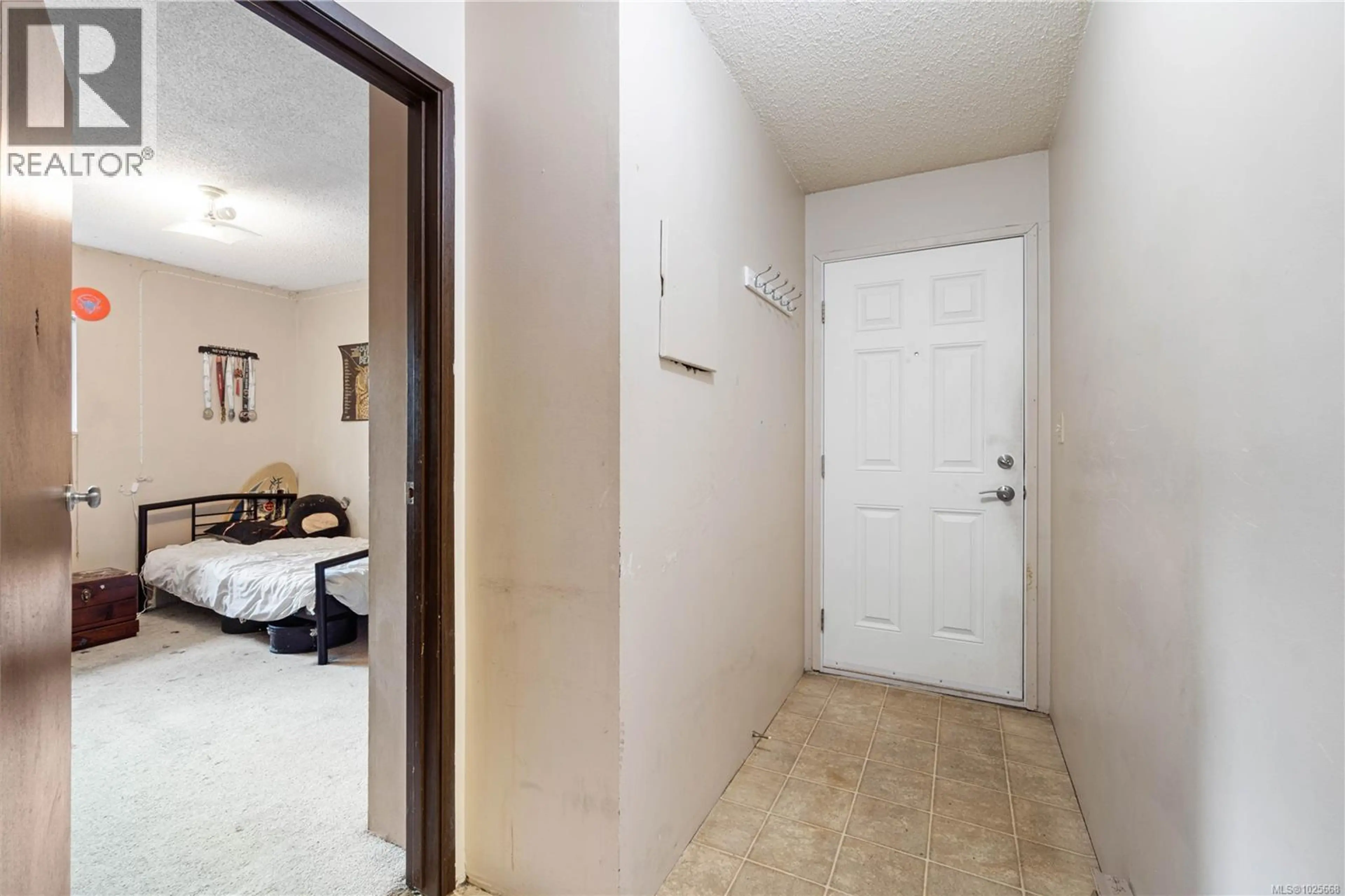 Property at #16 211 BUTTERTUBS PL, Nanaimo, BC