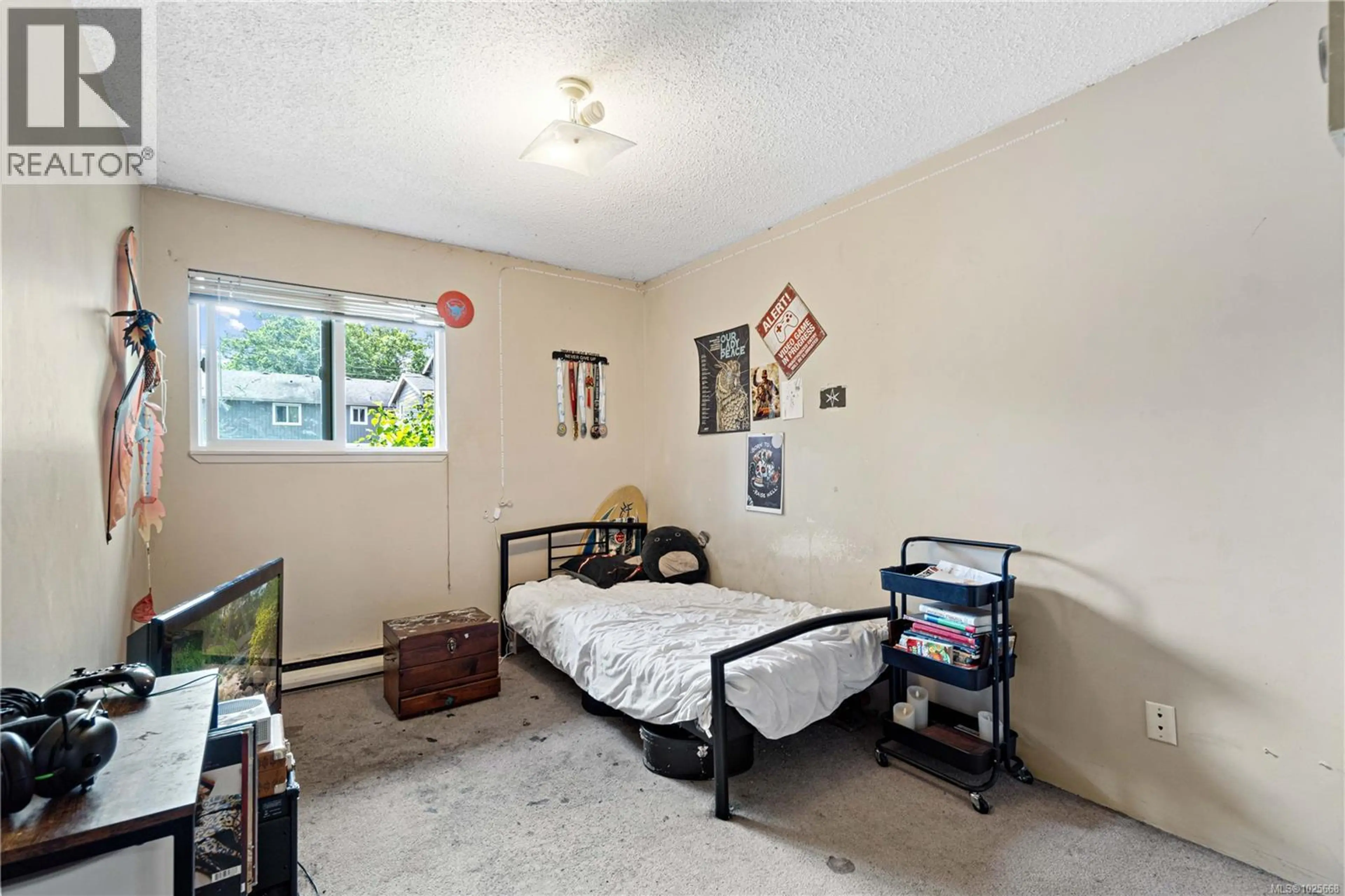 Property at #16 211 BUTTERTUBS PL, Nanaimo, BC