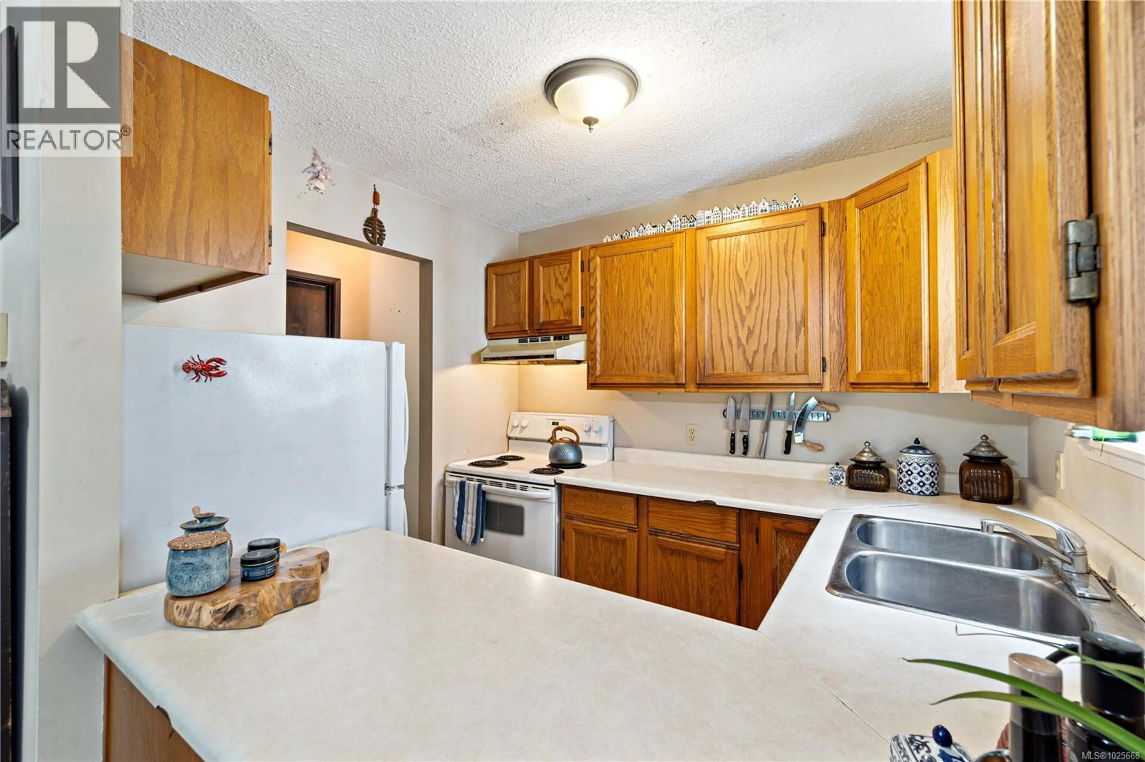 Property at #16 211 BUTTERTUBS PL, Nanaimo, BC