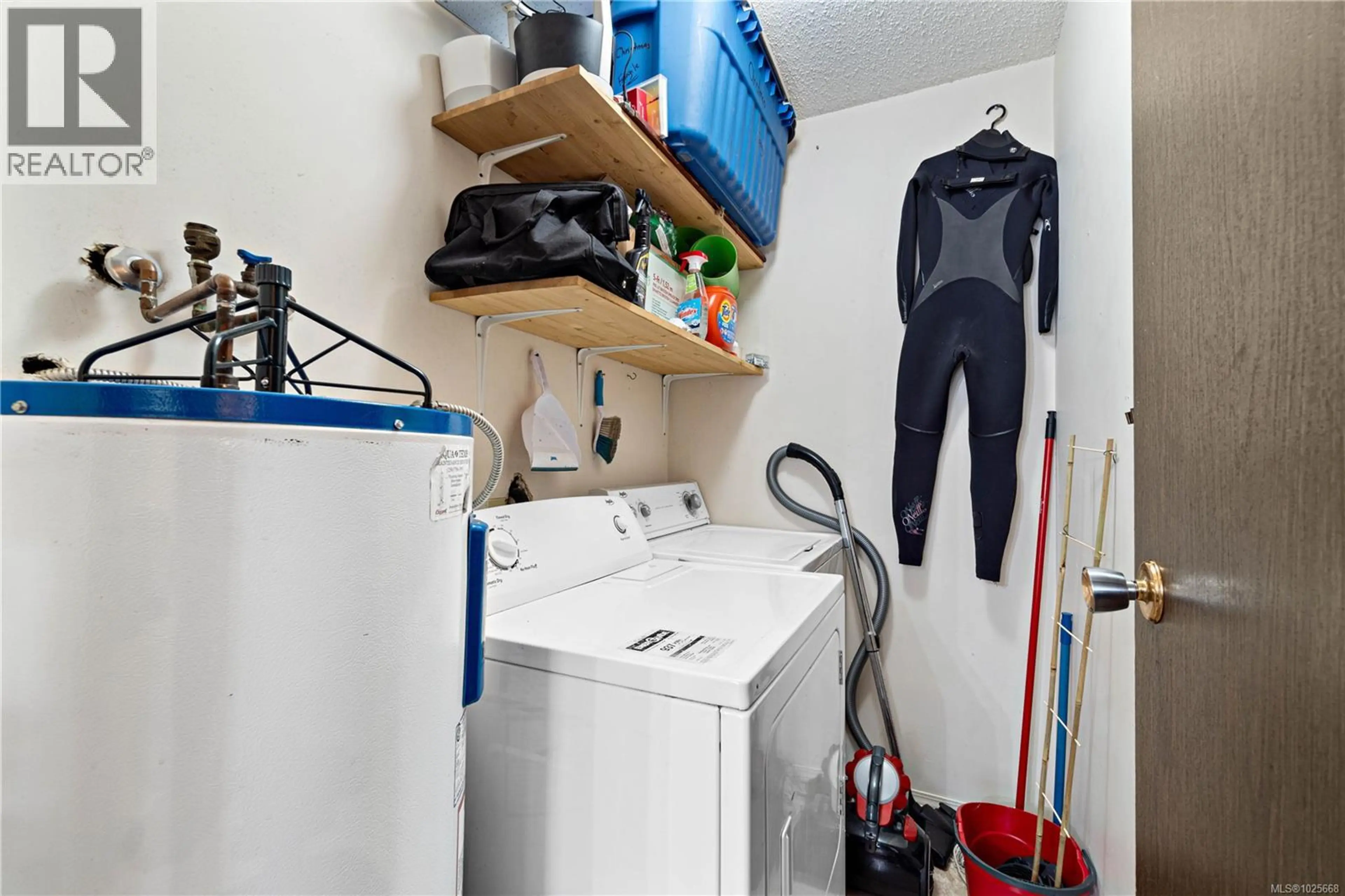 Property at #16 211 BUTTERTUBS PL, Nanaimo, BC