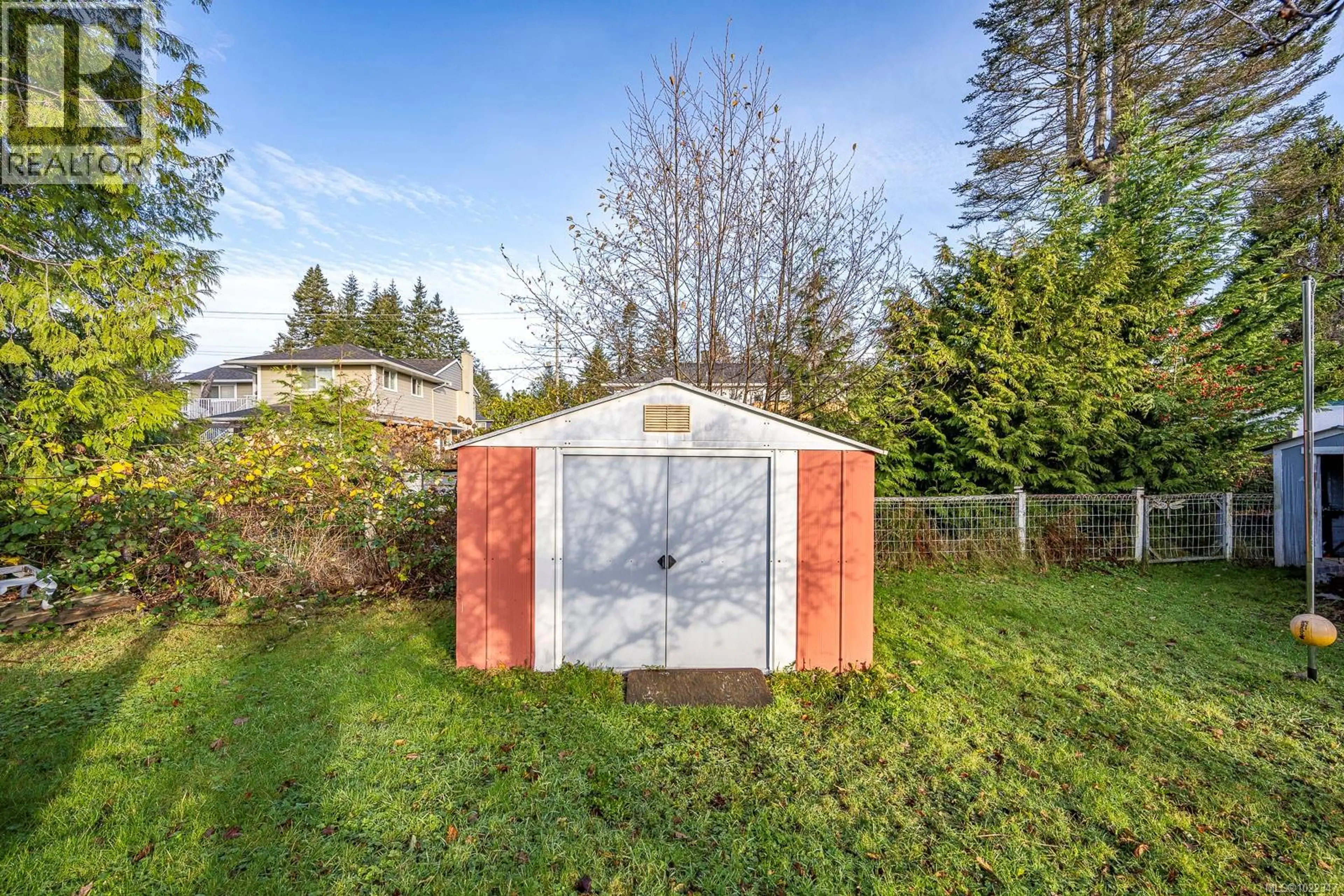 Property at 2114 MCKENZIE AVE, Comox, BC