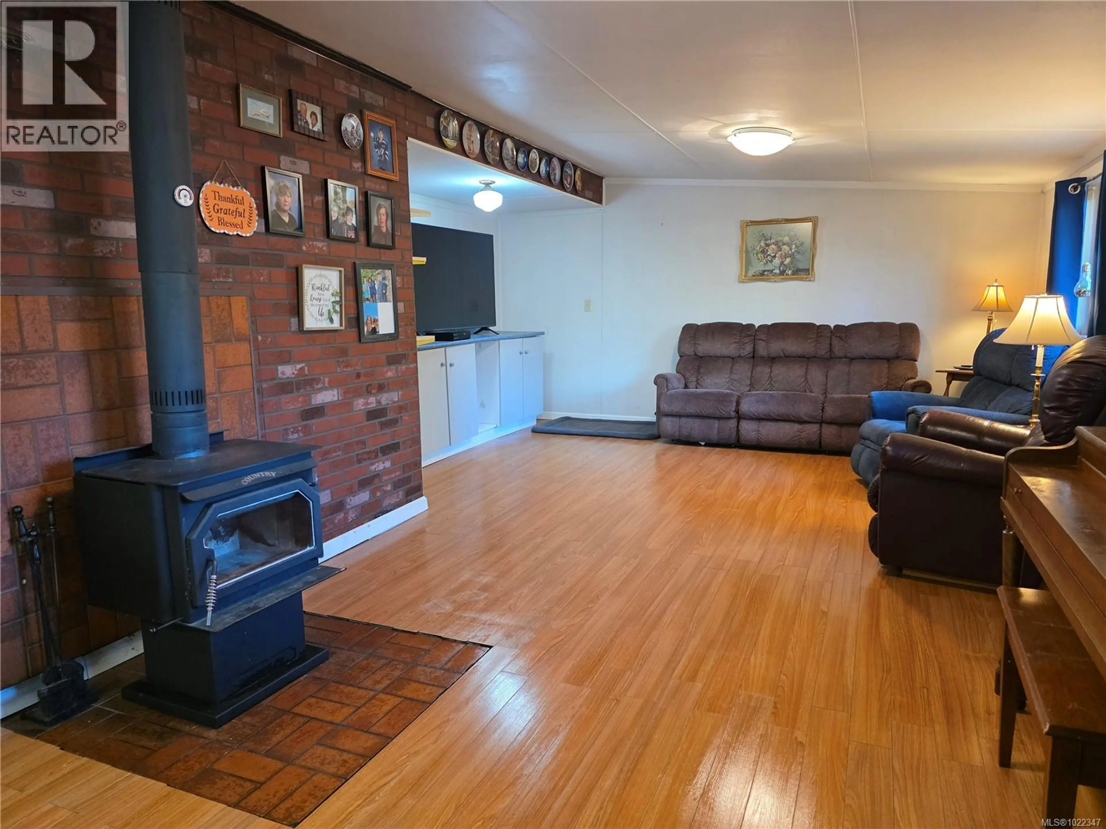 Property at 2114 MCKENZIE AVE, Comox, BC