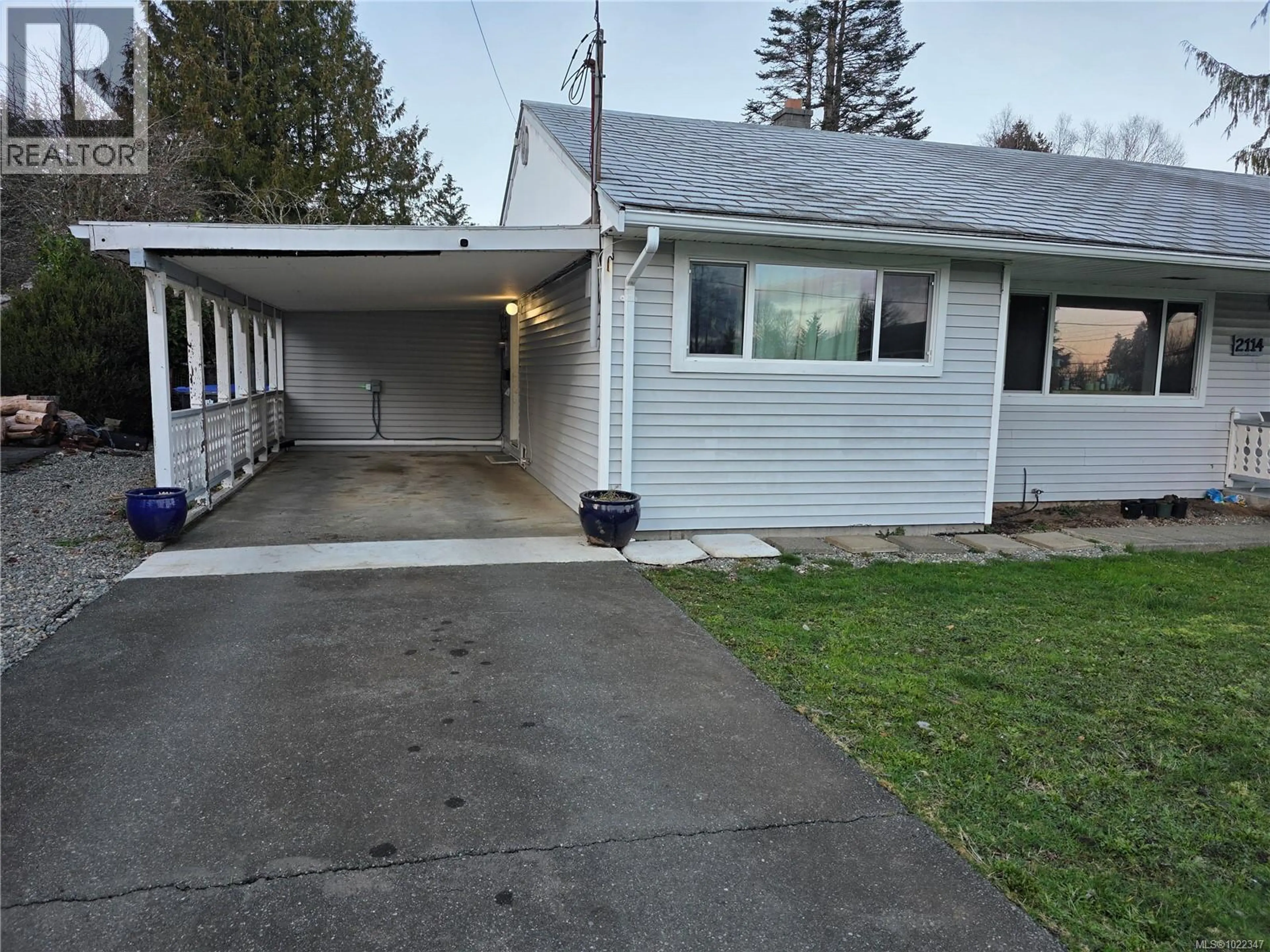 Property at 2114 MCKENZIE AVE, Comox, BC
