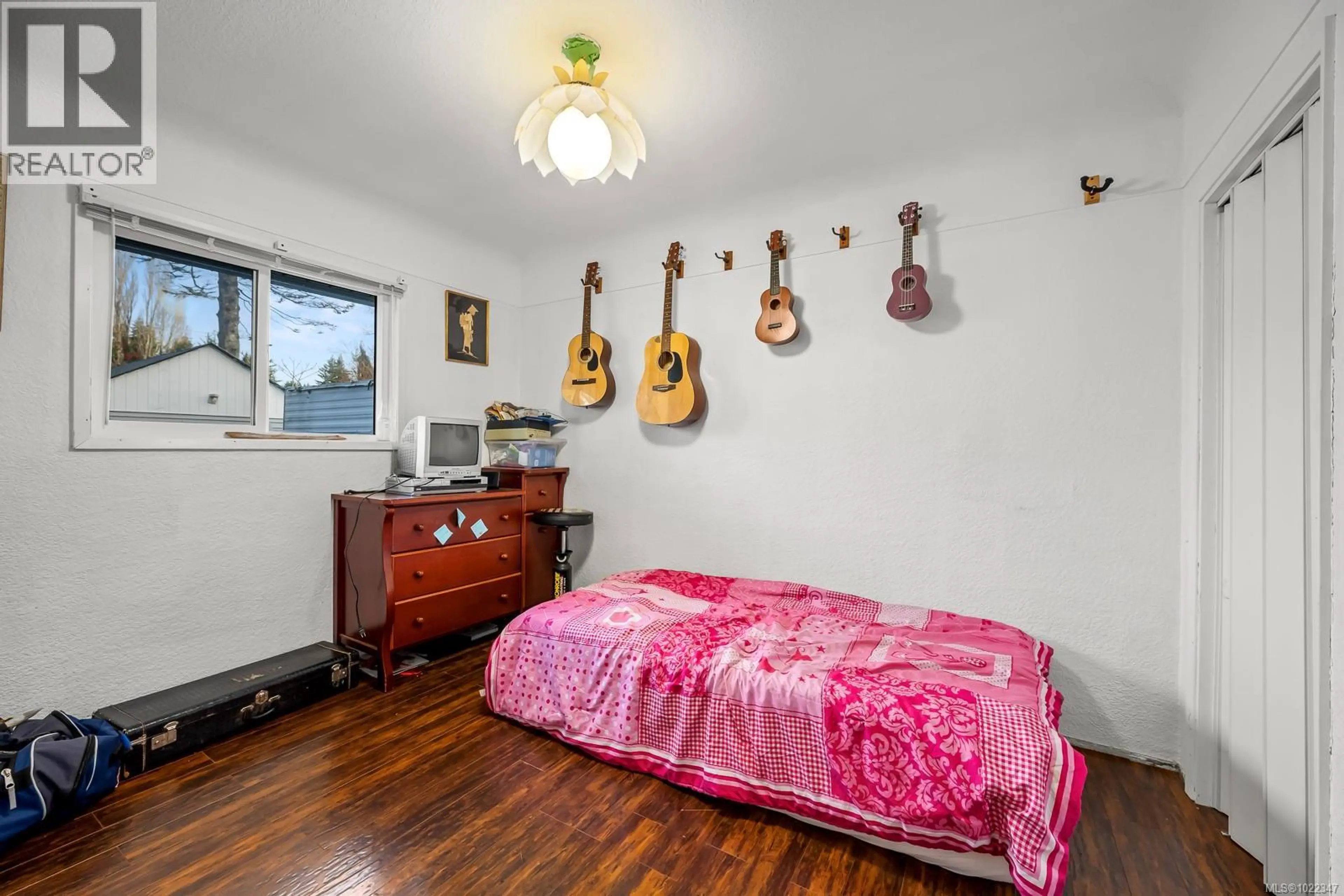 Property at 2114 MCKENZIE AVE, Comox, BC