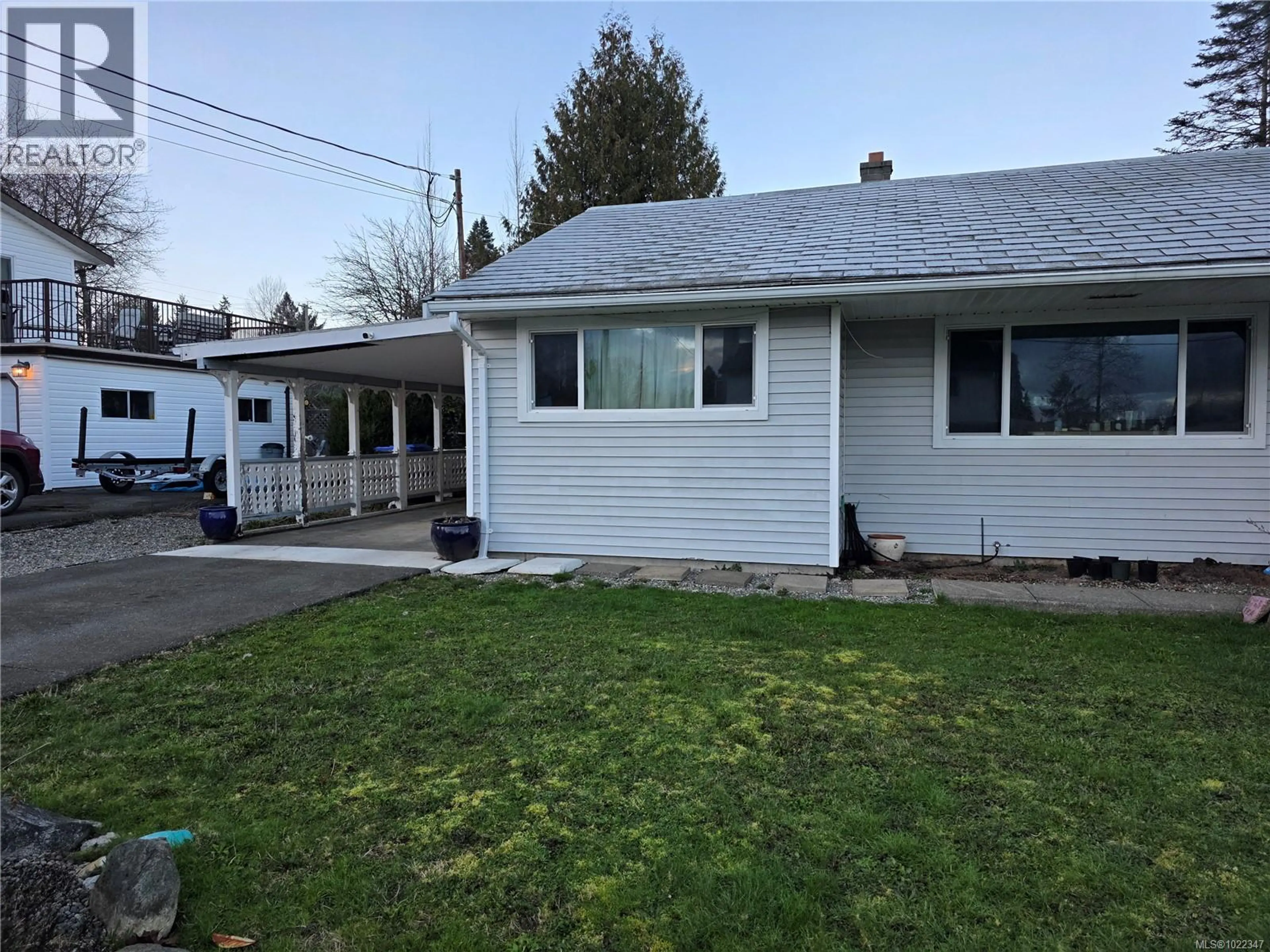 Property at 2114 MCKENZIE AVE, Comox, BC