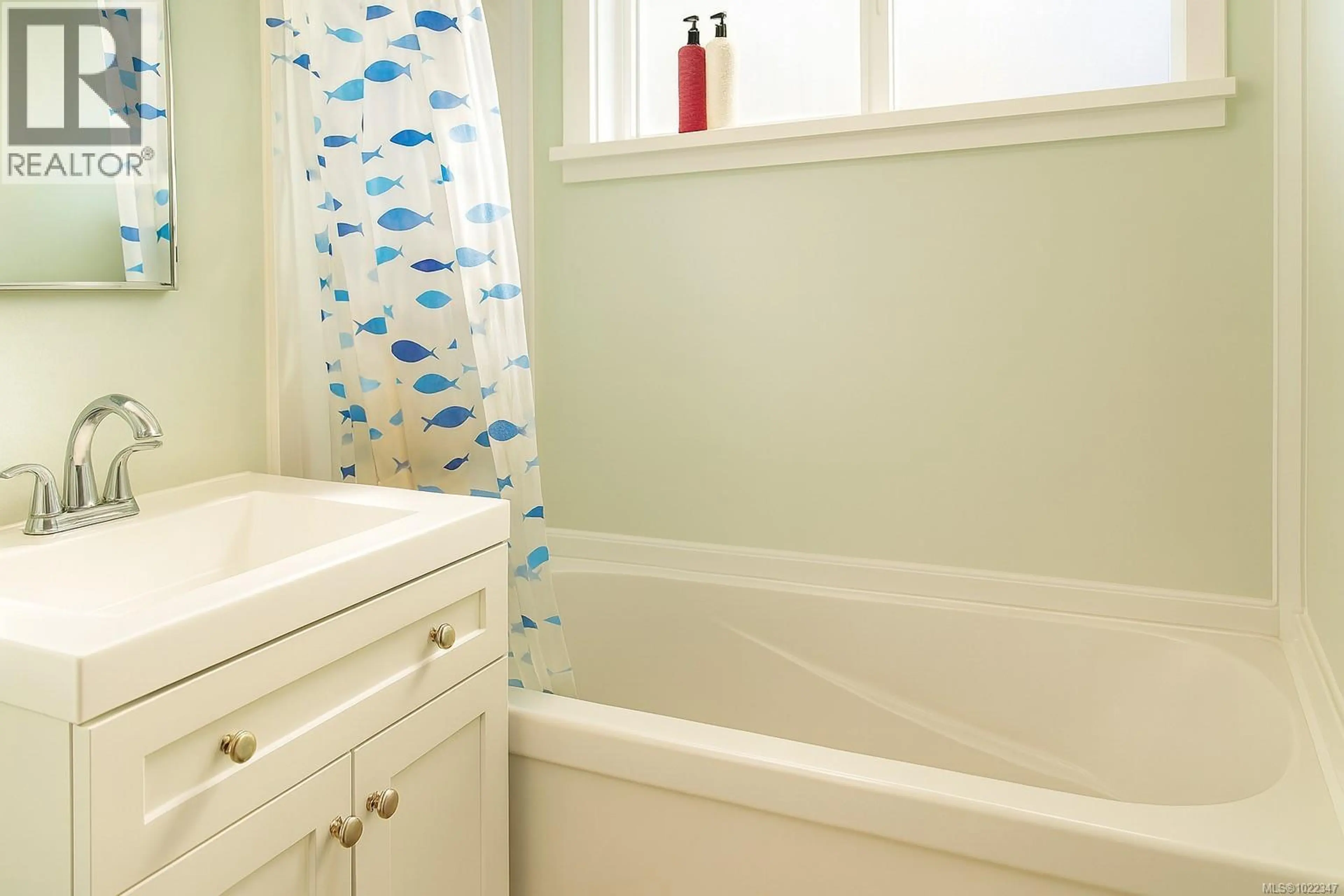 Property at 2114 MCKENZIE AVE, Comox, BC