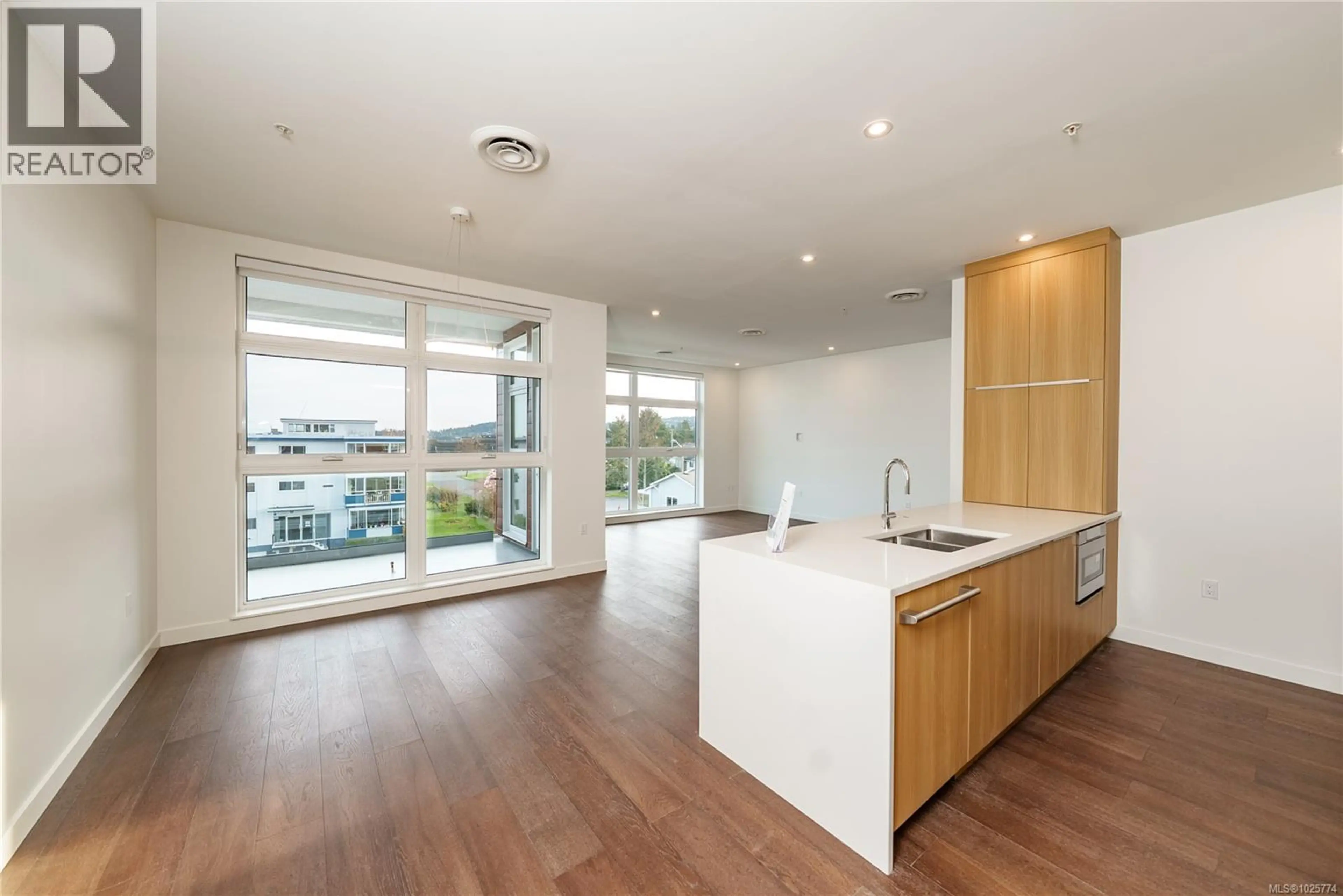 Property at #206 9570 FIFTH ST, Sidney, BC