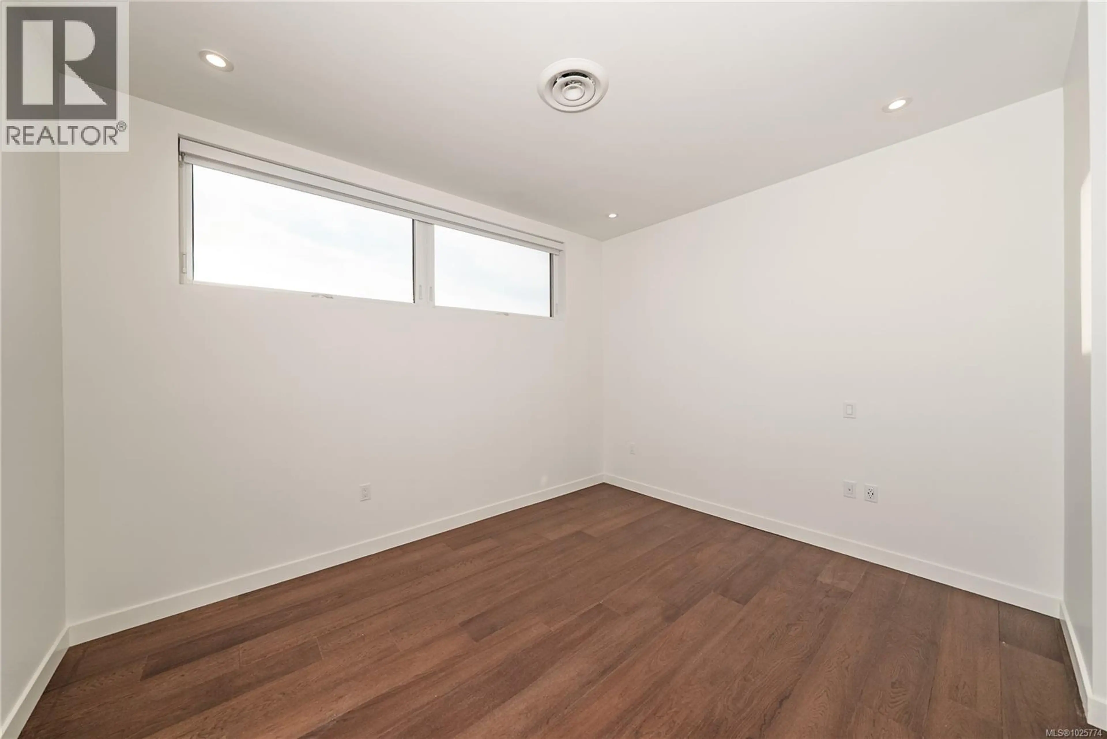 Property at #206 9570 FIFTH ST, Sidney, BC