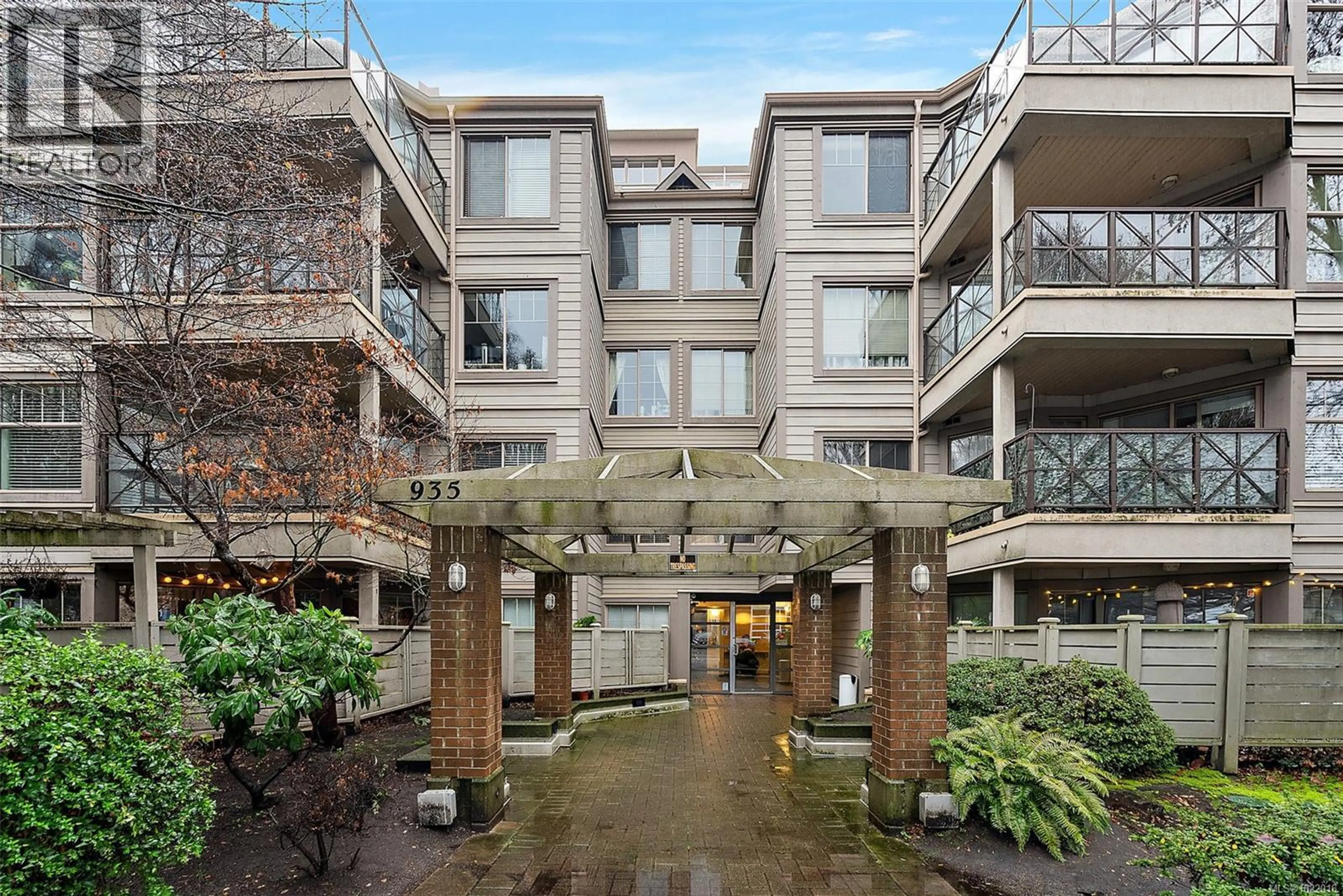 Property at #302 935 JOHNSON ST, Victoria, BC