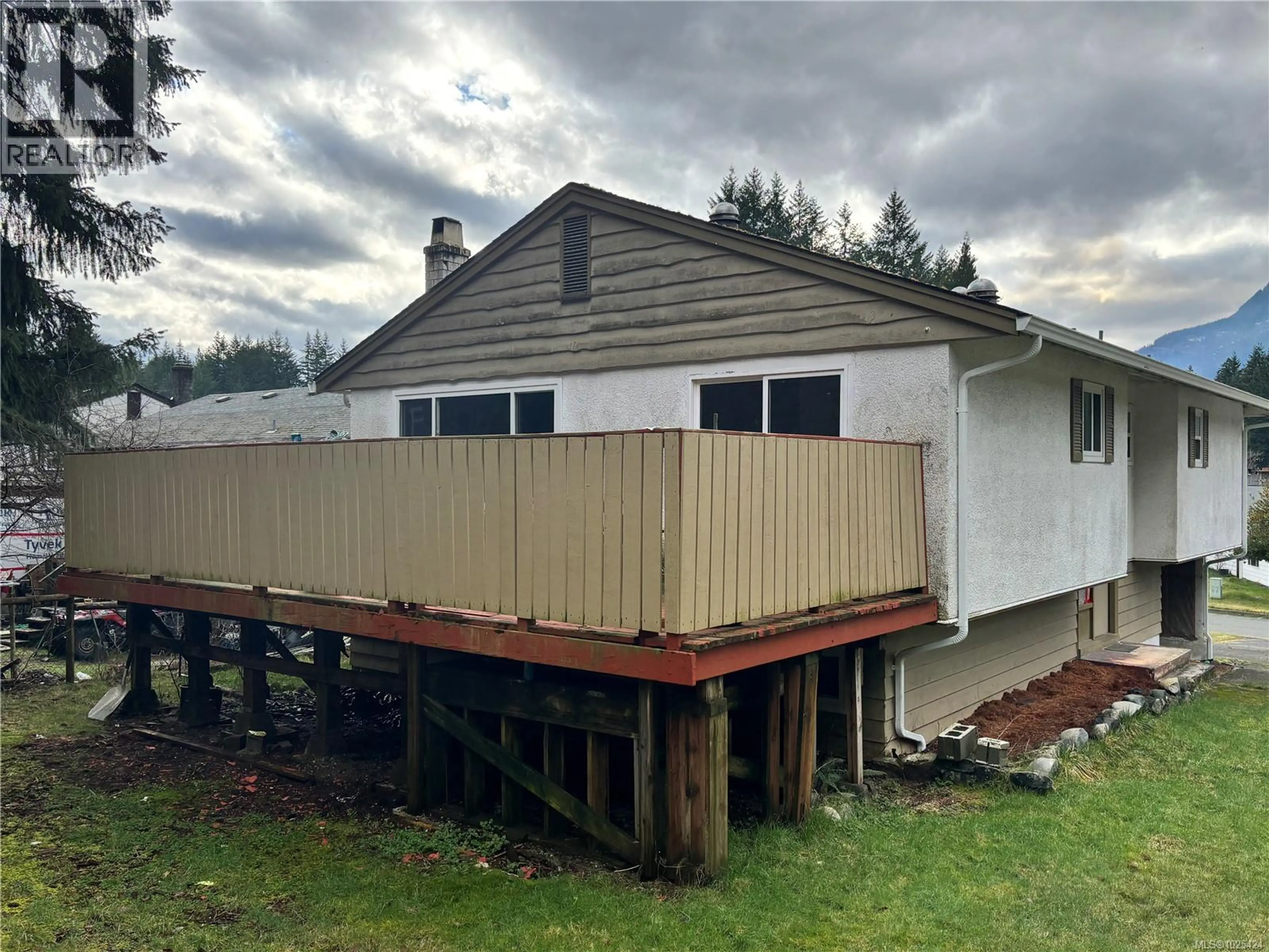 Property at 649 NIMPKISH DR, Gold River, BC