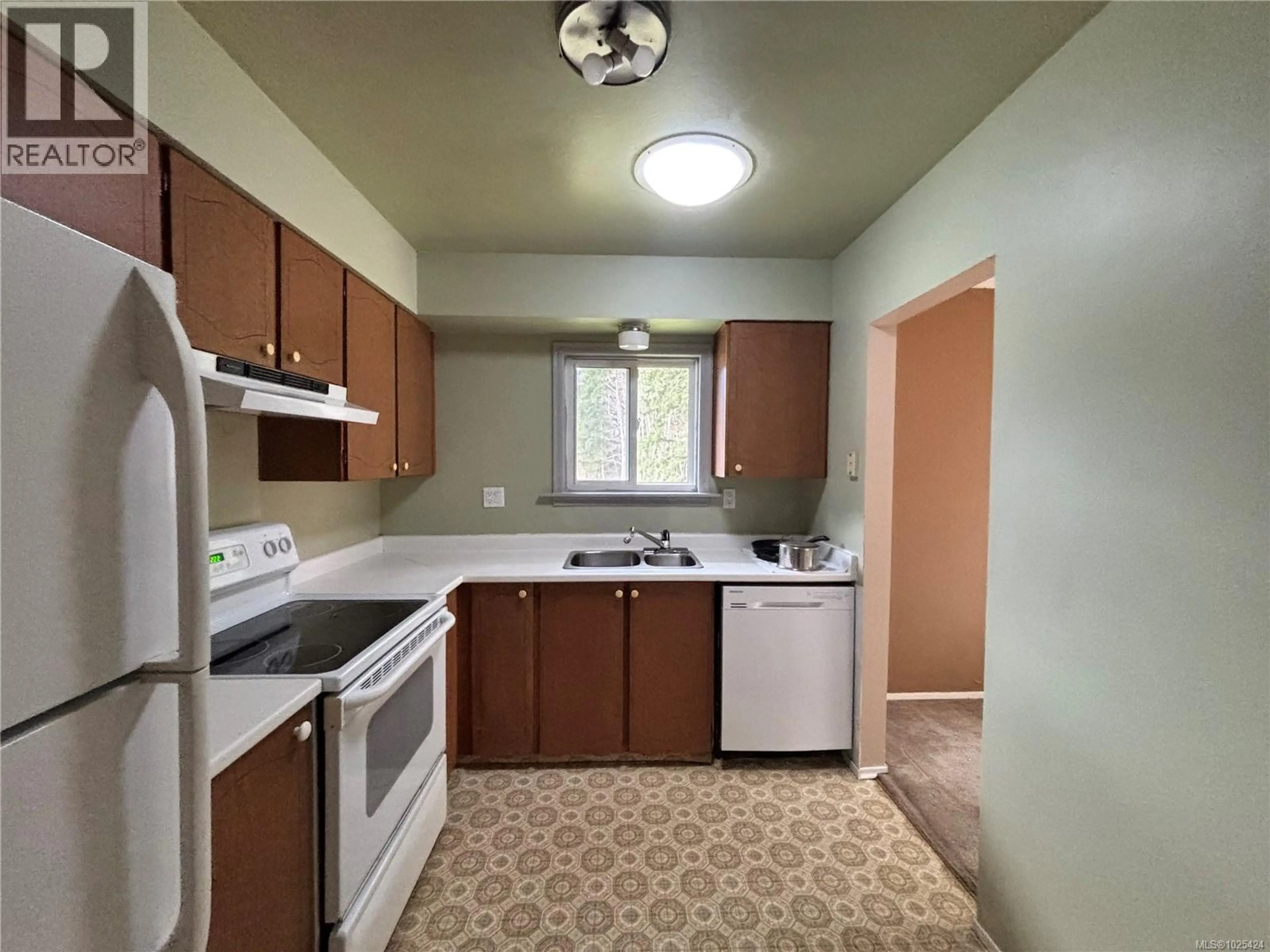 Property at 649 NIMPKISH DR, Gold River, BC