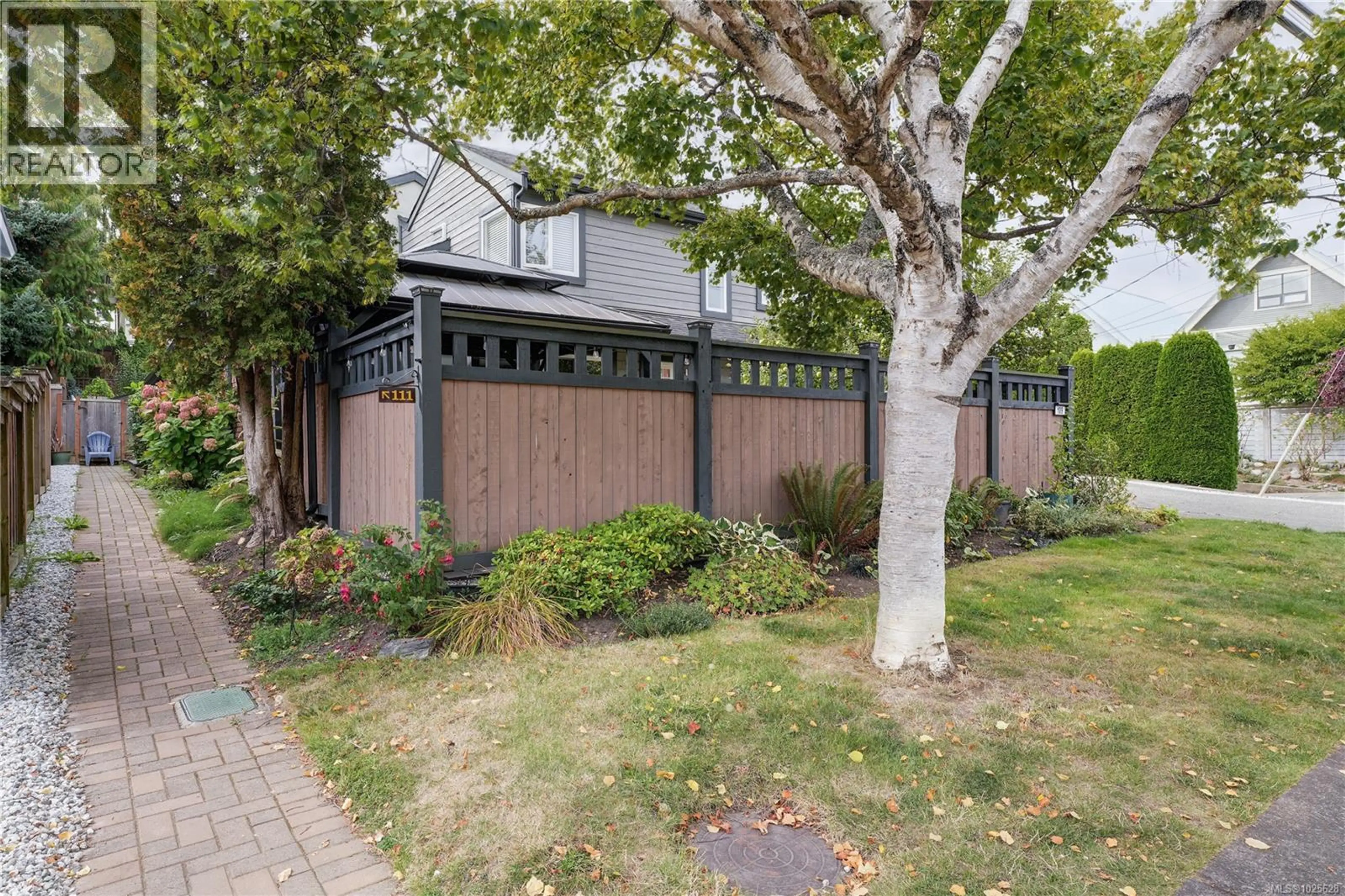 Property at 111 MICHIGAN ST, Victoria, BC