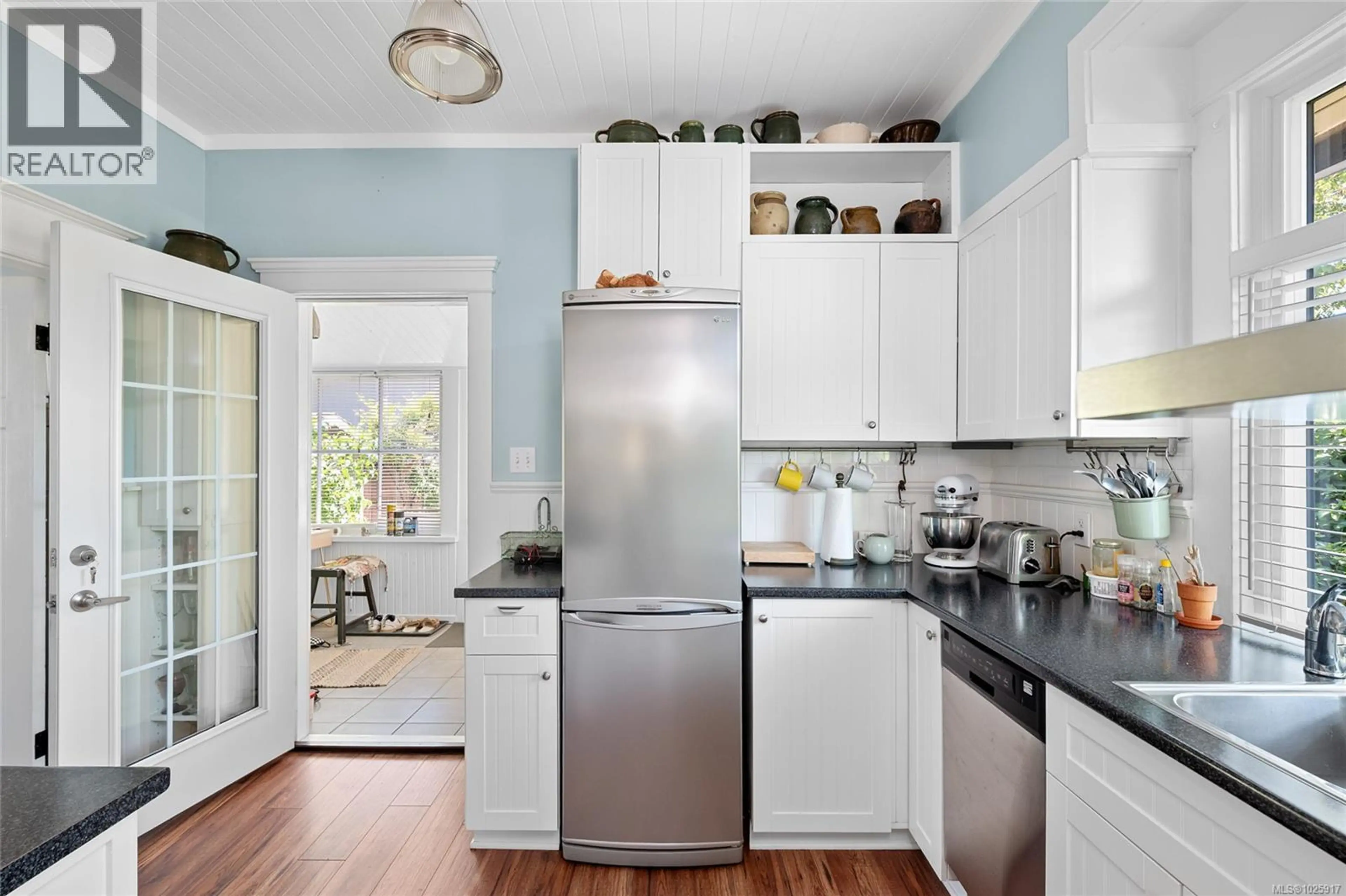 Property at 3033 CEDAR HILL RD, Victoria, BC