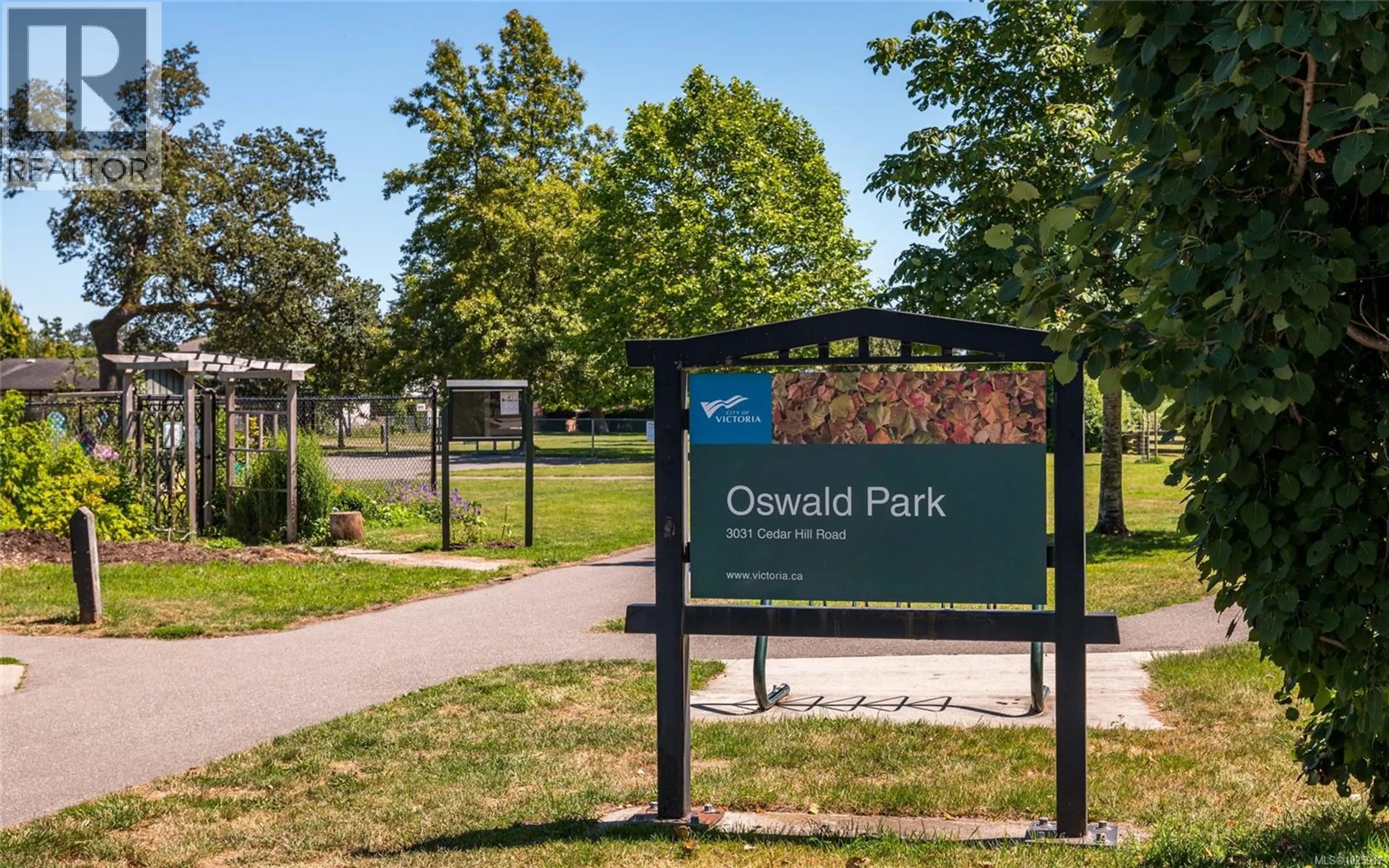 Property at 3033 CEDAR HILL RD, Victoria, BC