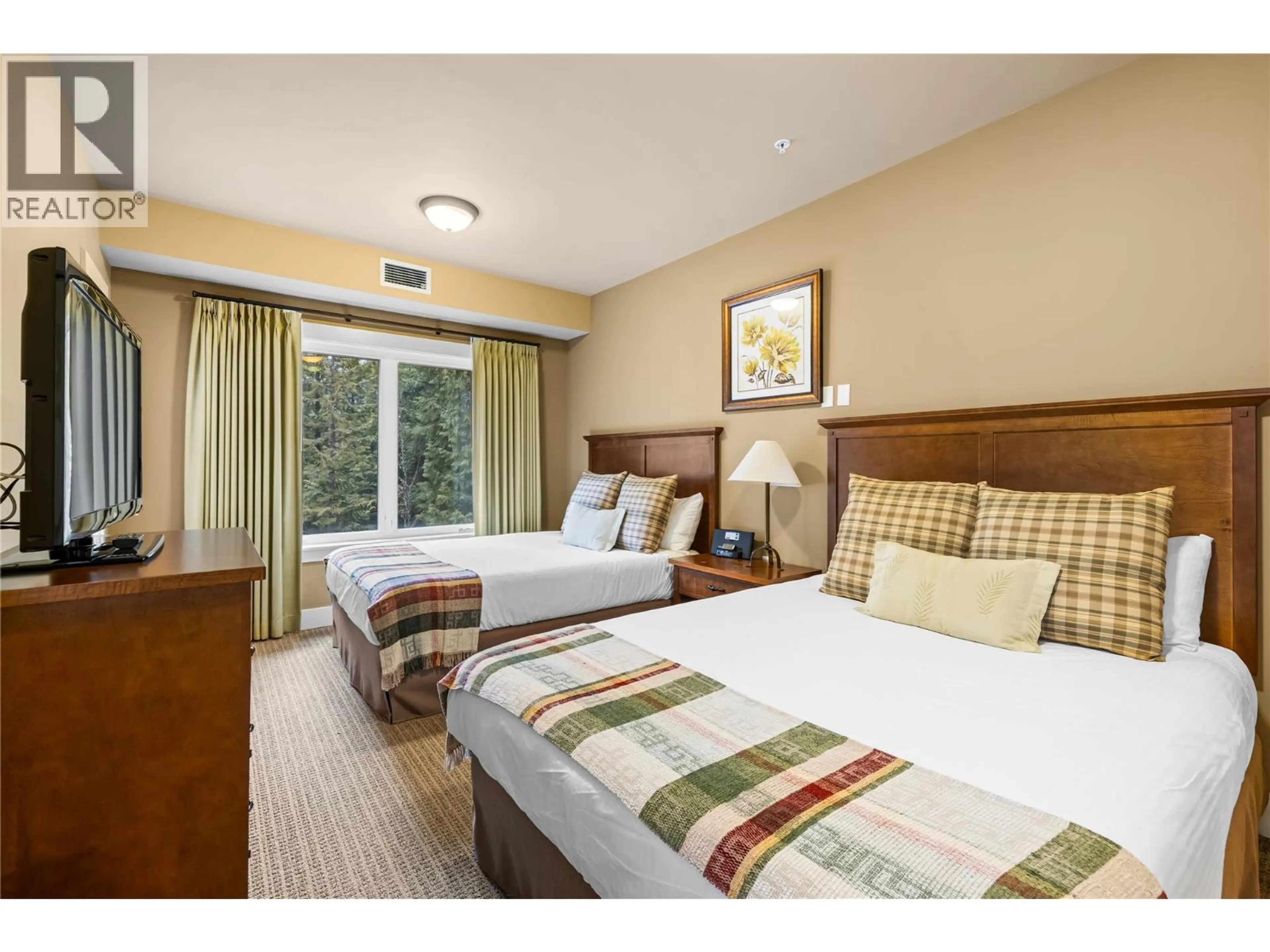 Property at 16310 WOOLGAR ROAD UNIT# 1/4 SHARE OF 220, Crawford Bay, BC