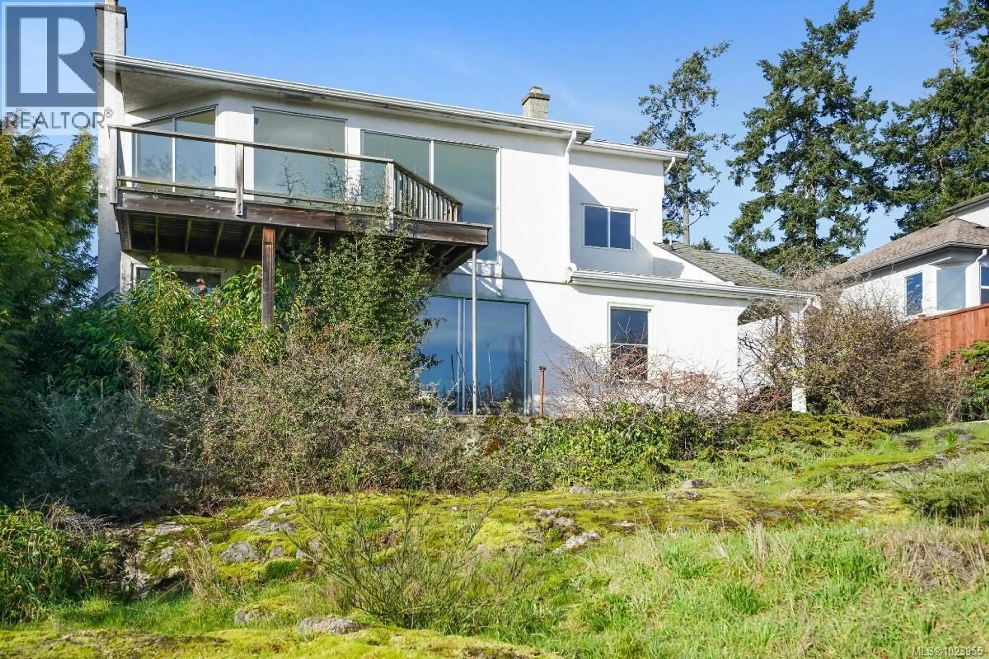 Property at 304 BESSBOROUGH AVE, View Royal, BC