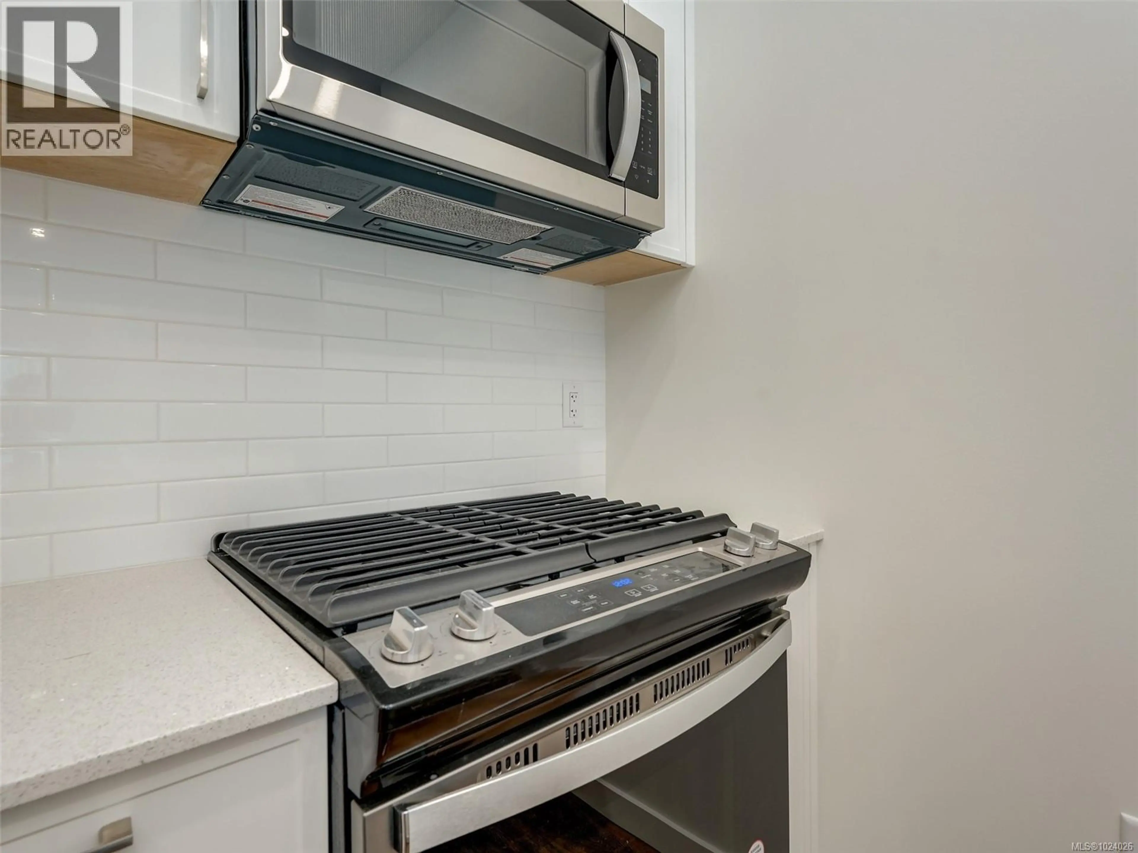 Property at #204 654 GRANDERSON RD, Langford, BC