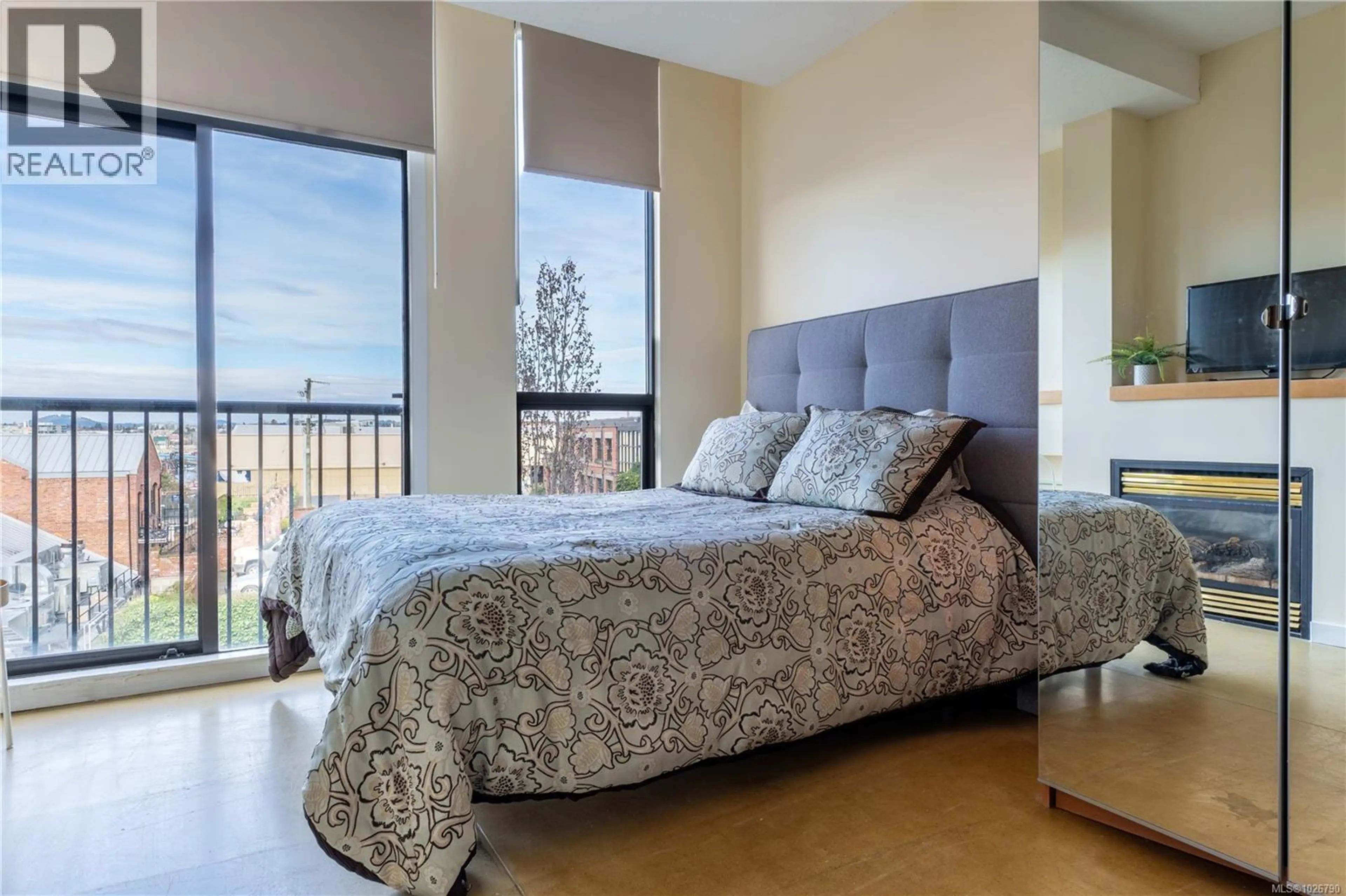 Property at #419 409 SWIFT ST, Victoria, BC