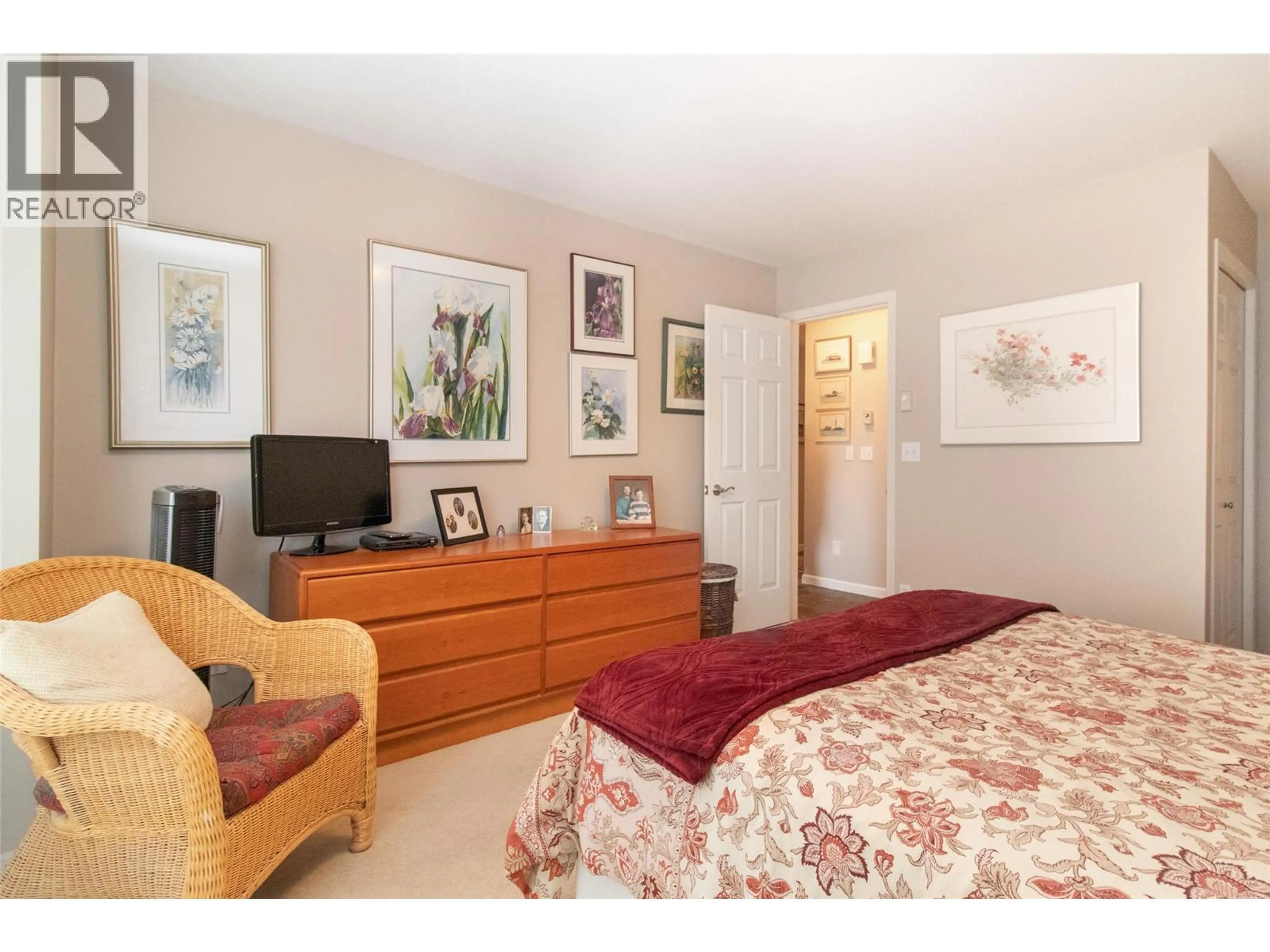 Property at #307 945 LAWRENCE AVENUE, Kelowna, BC