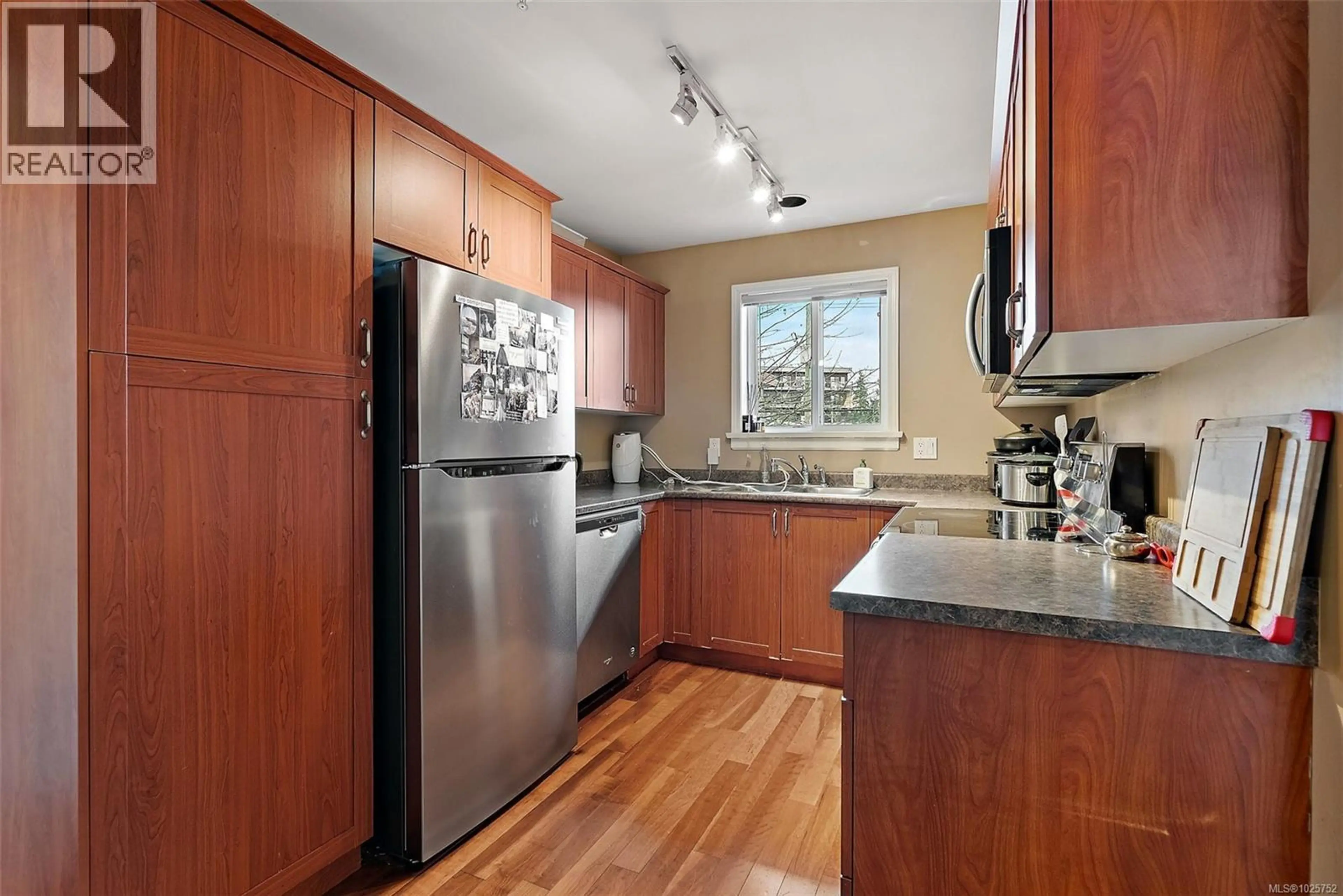 Property at #306 655 GOLDSTREAM AVE, Langford, BC