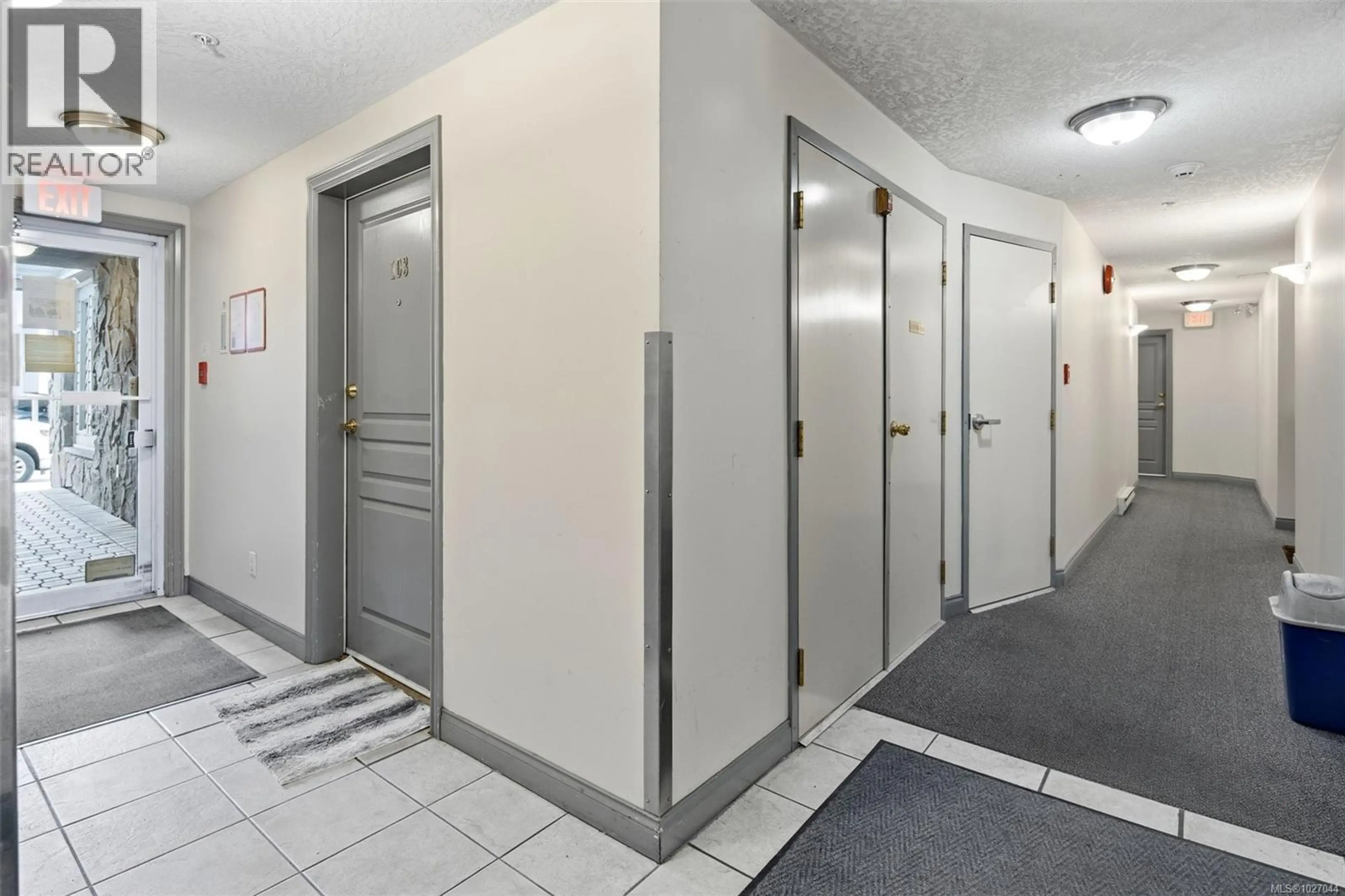 Property at #403 1580 CHRISTMAS AVE, Saanich, BC