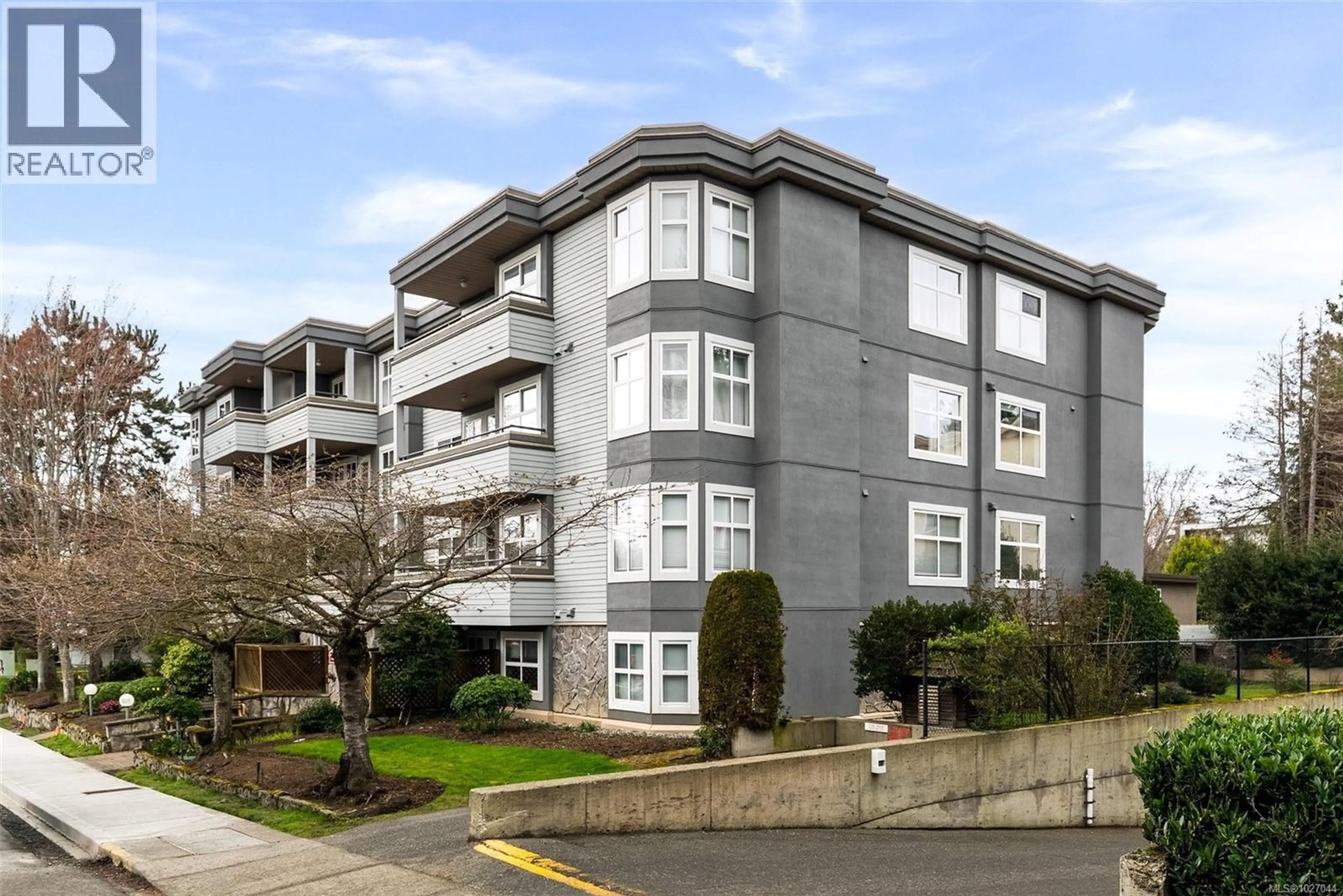 Property at #403 1580 CHRISTMAS AVE, Saanich, BC