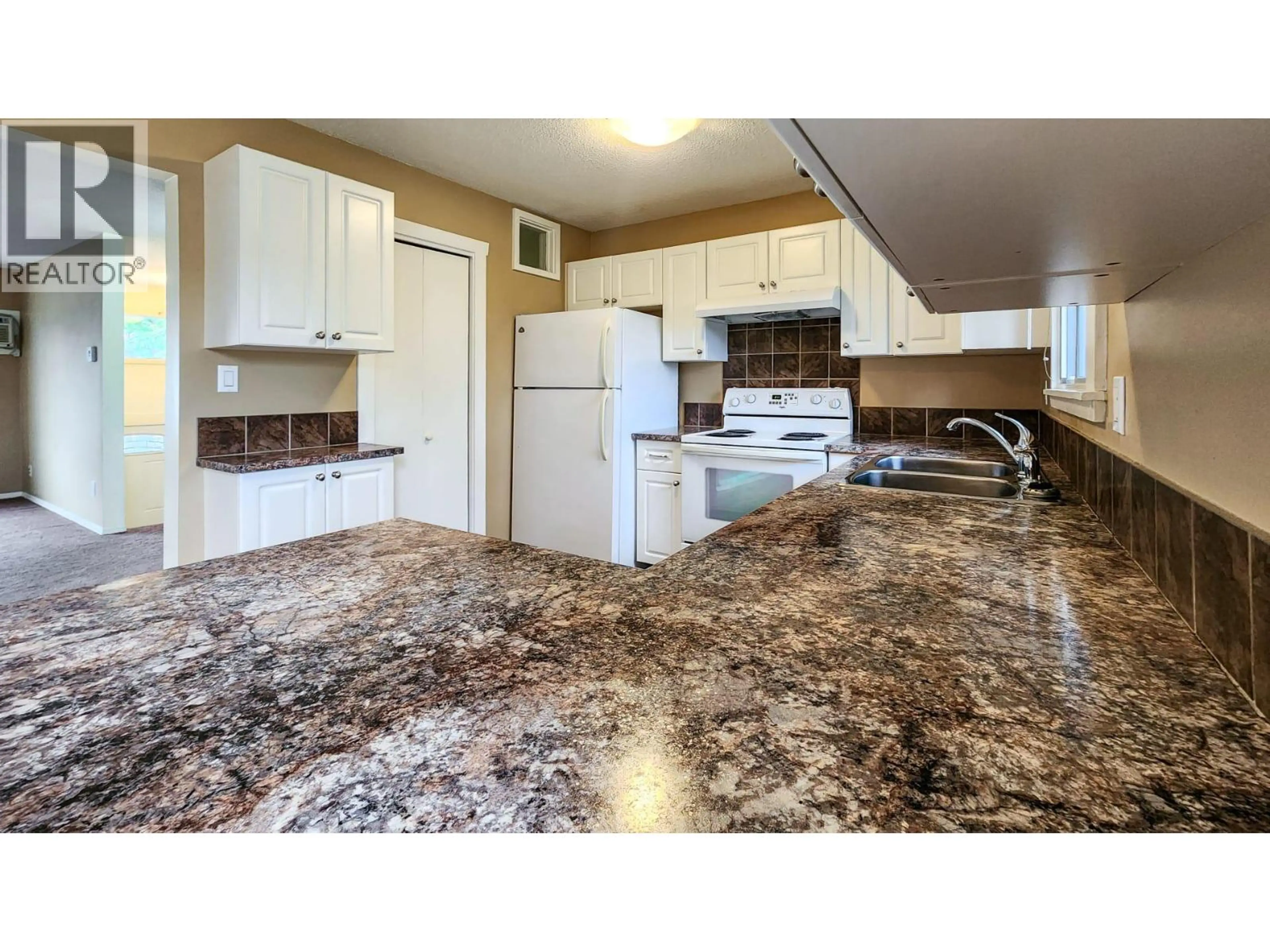 Property at 592 MCCURDY ROAD, Kelowna, BC