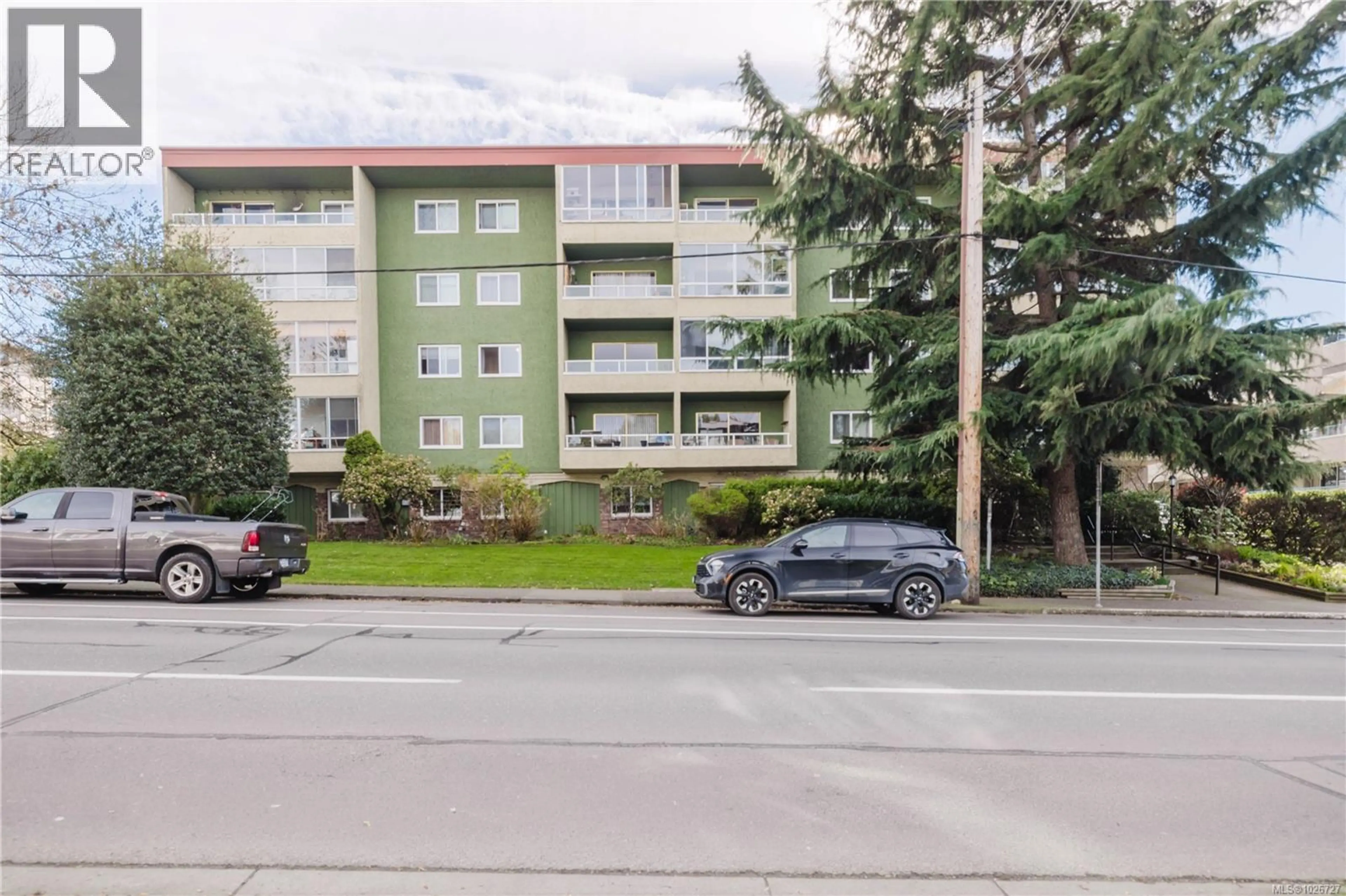 Property at #201 1235 JOHNSON ST, Victoria, BC