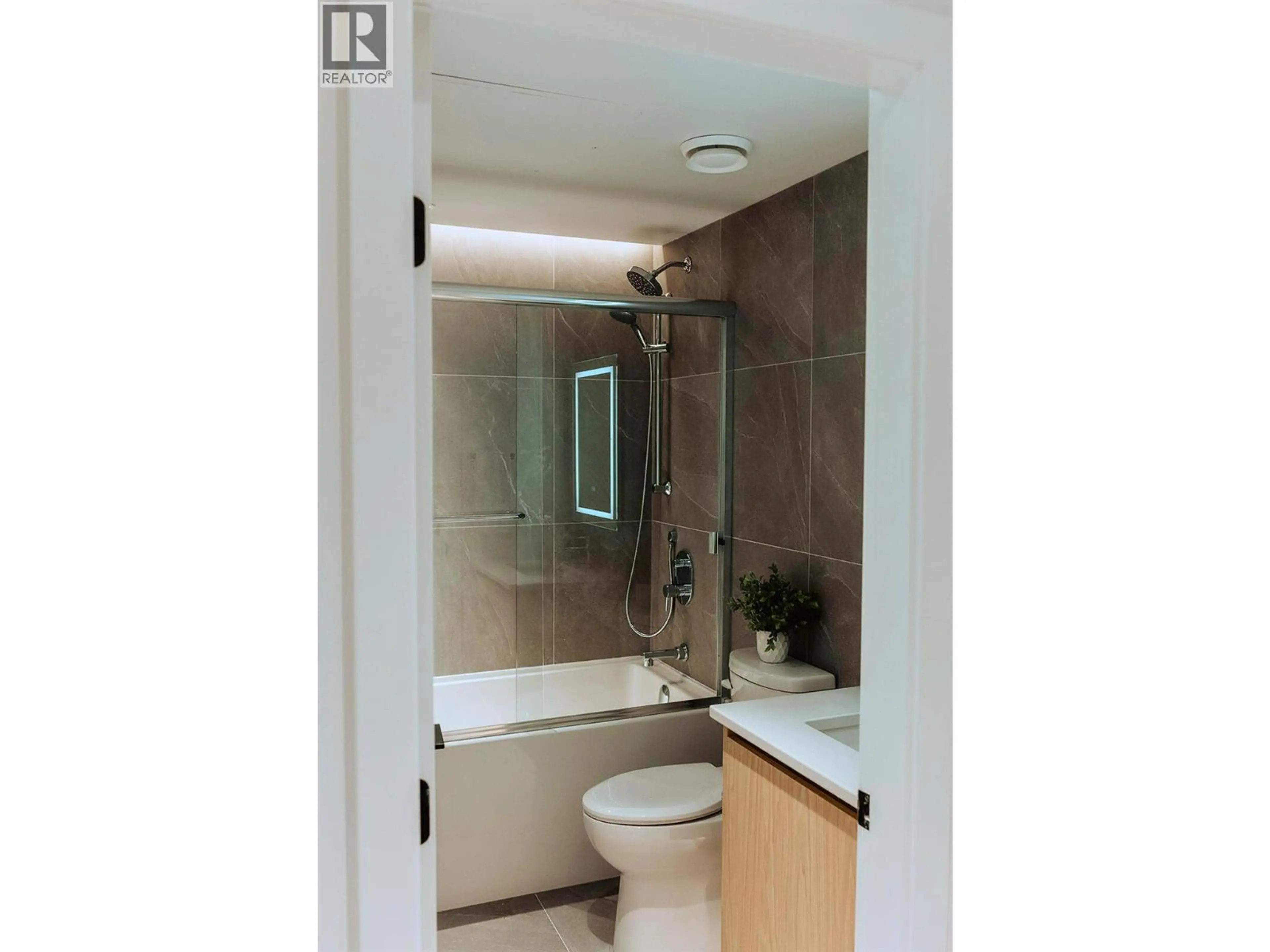 Property at #305 3051 ABBOTT STREET, Kelowna, BC