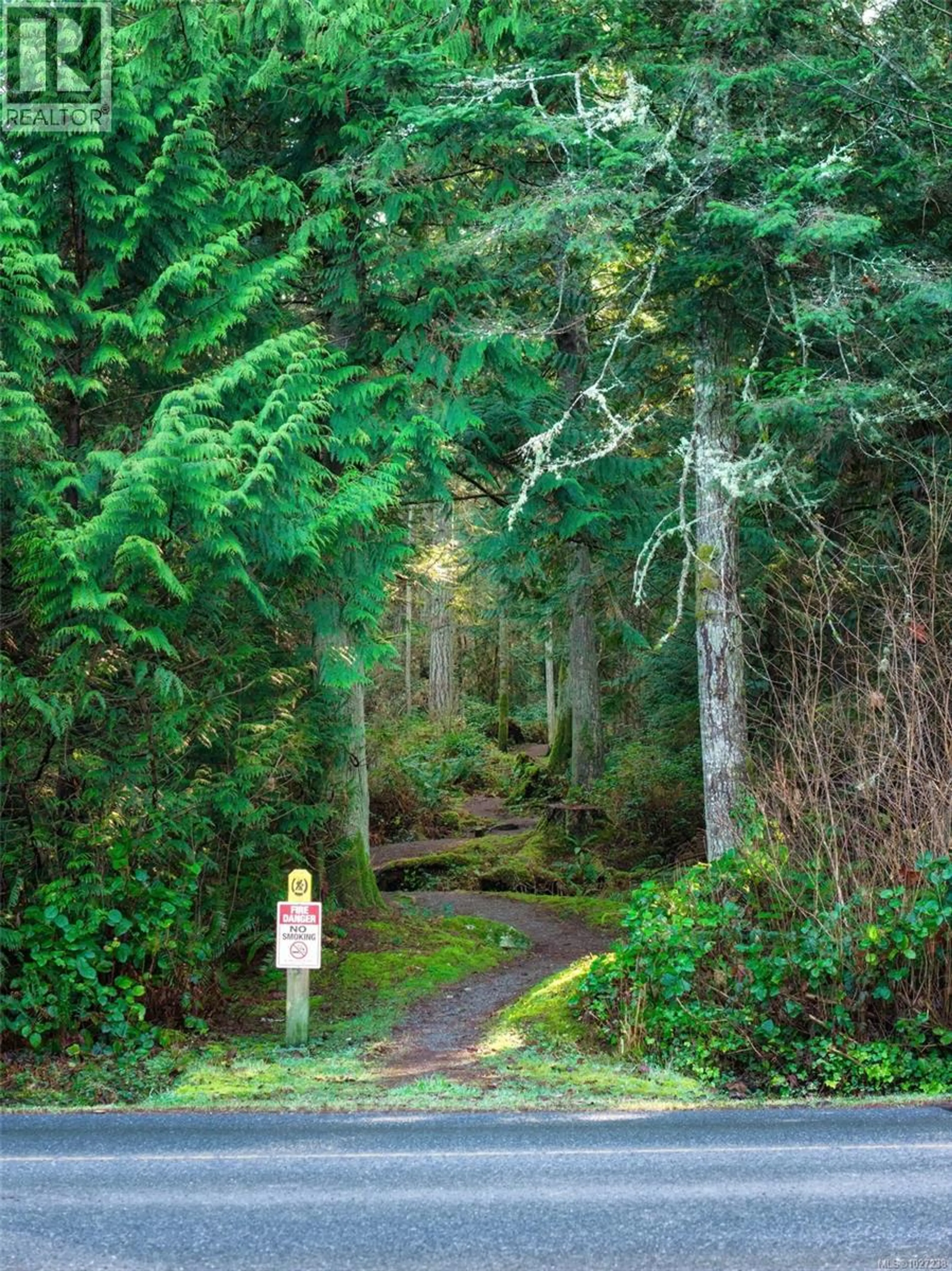 Property at 770 LANDS END RD, North Saanich, BC