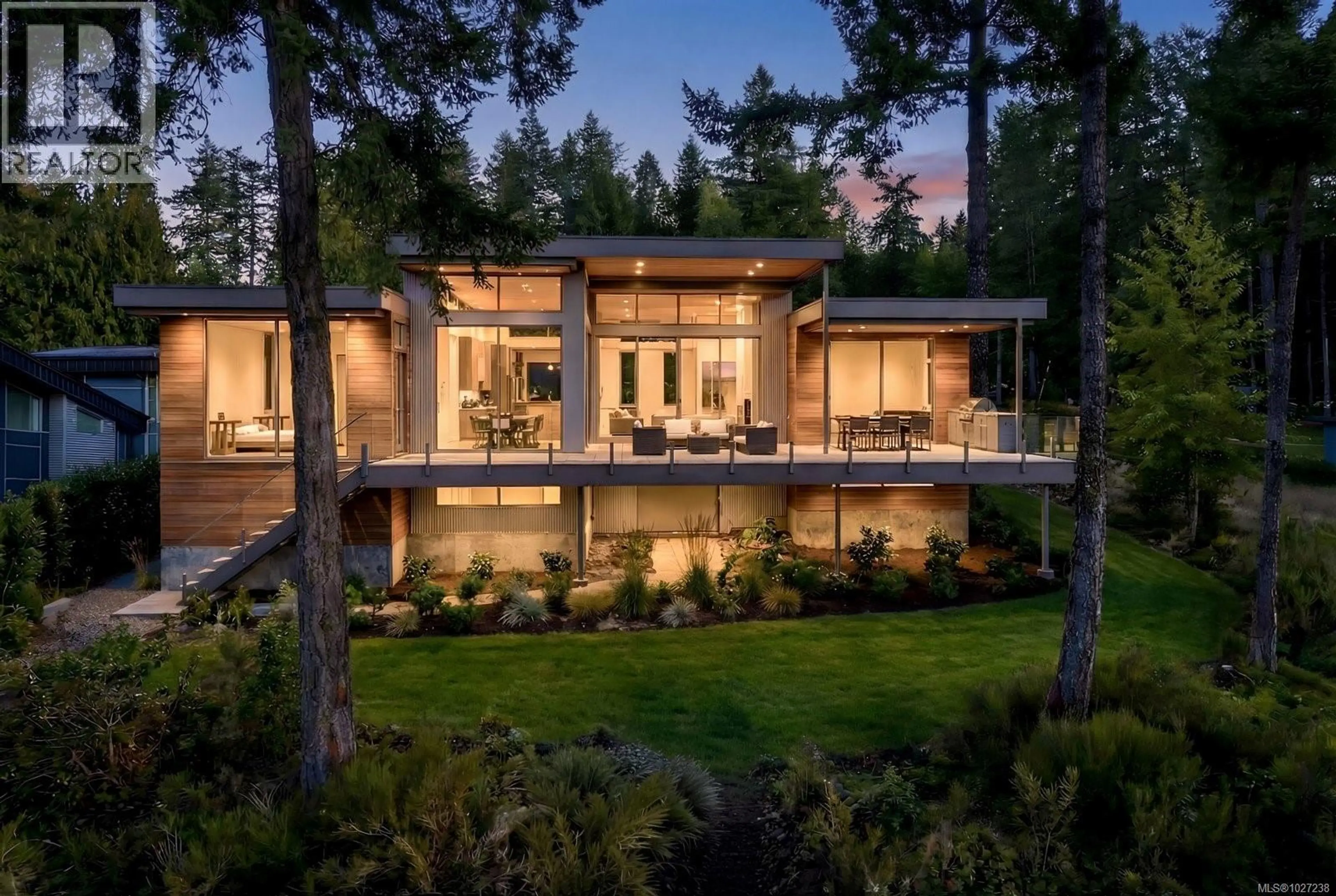 Property at 770 LANDS END RD, North Saanich, BC