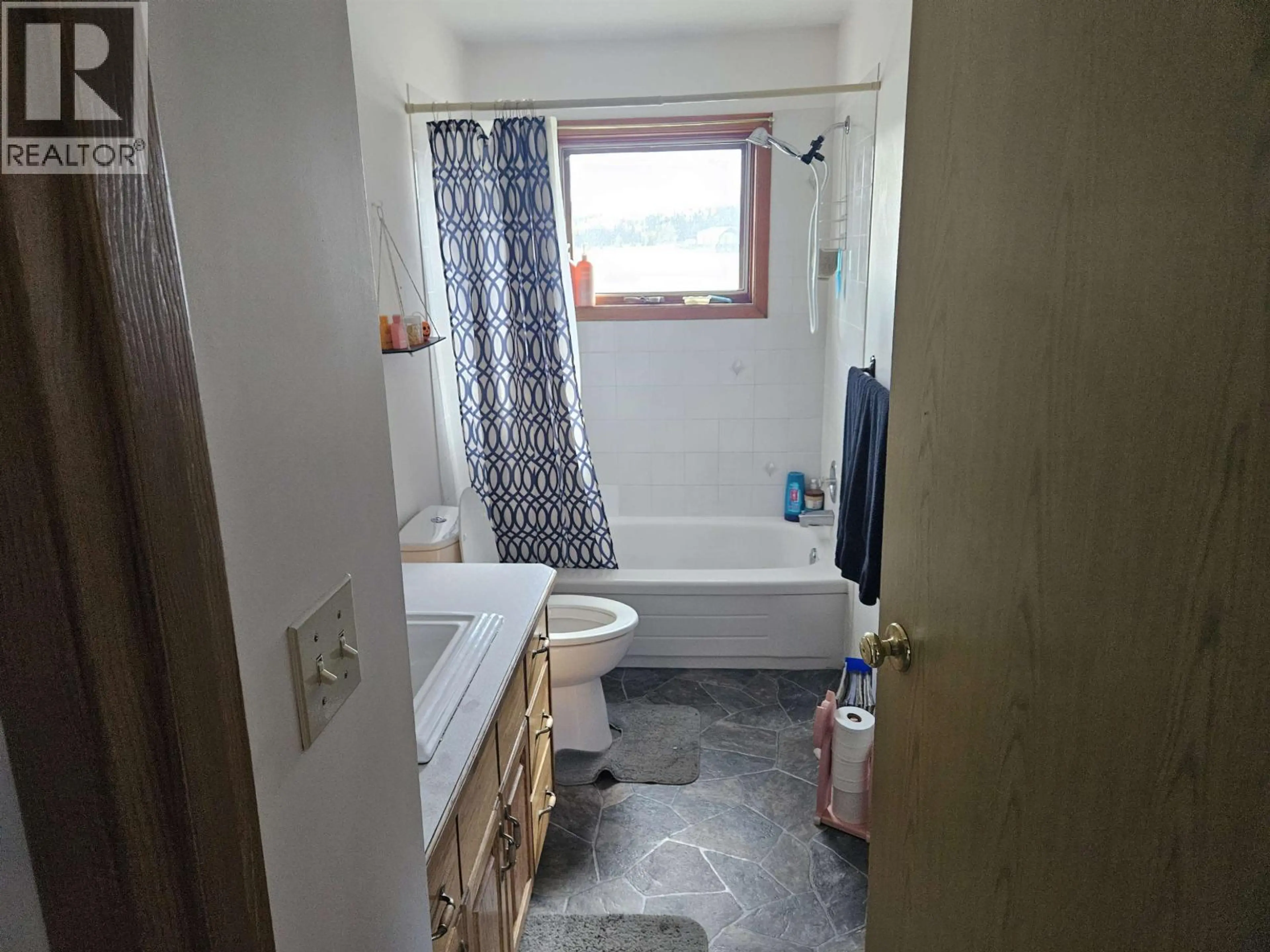 Property at 5982 HORSE LAKE ROAD, 100 Mile House, BC