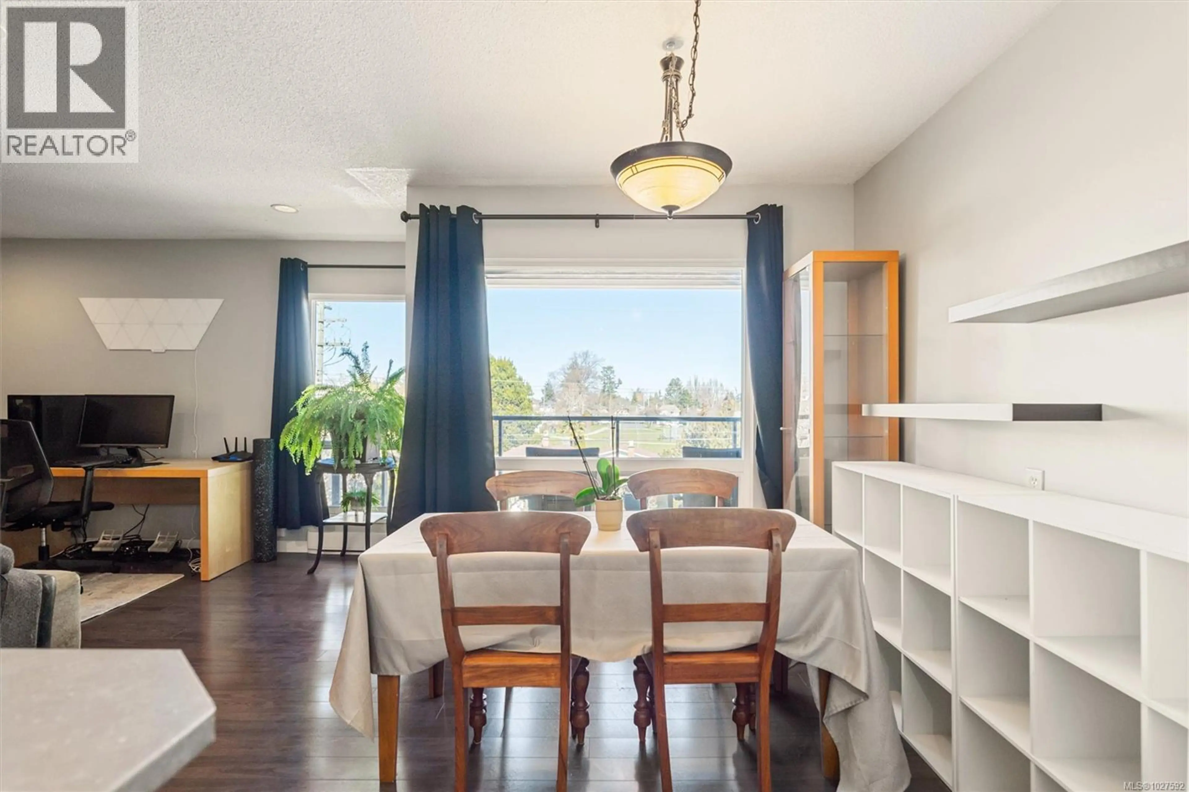 Property at #301 1725 CEDAR HILL CROSS RD, Saanich, BC