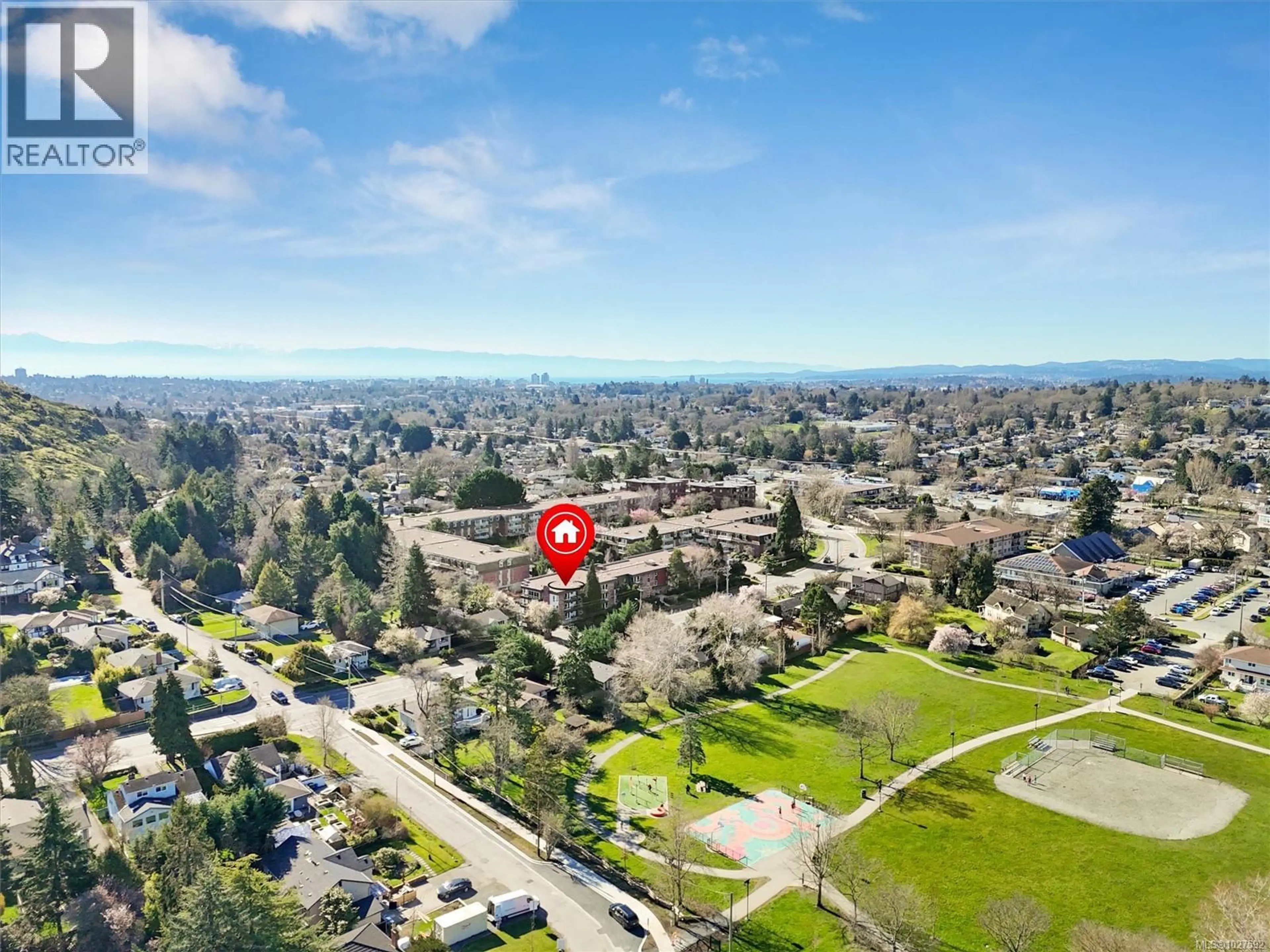 Property at #301 1725 CEDAR HILL CROSS RD, Saanich, BC