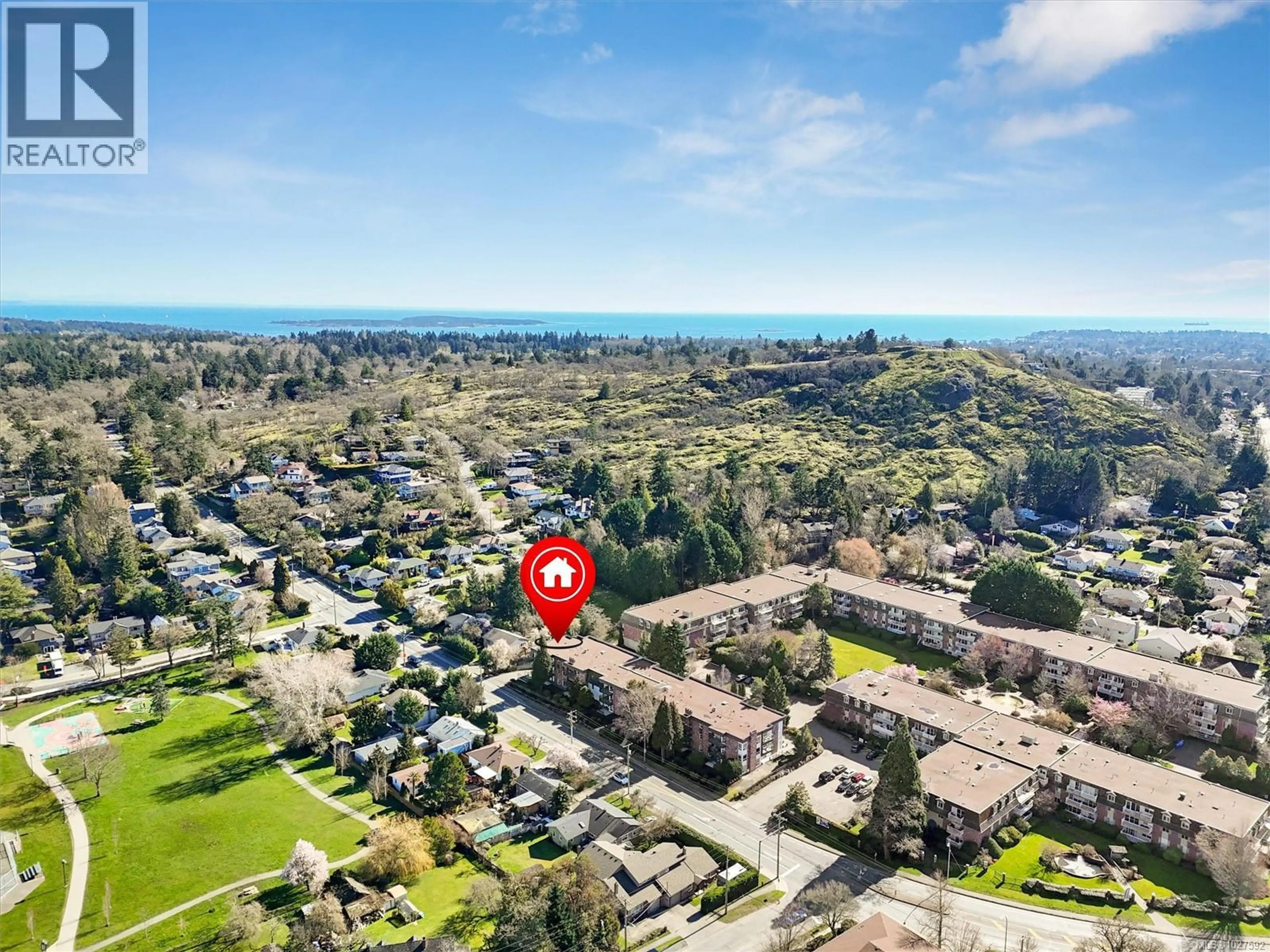 Property at #301 1725 CEDAR HILL CROSS RD, Saanich, BC