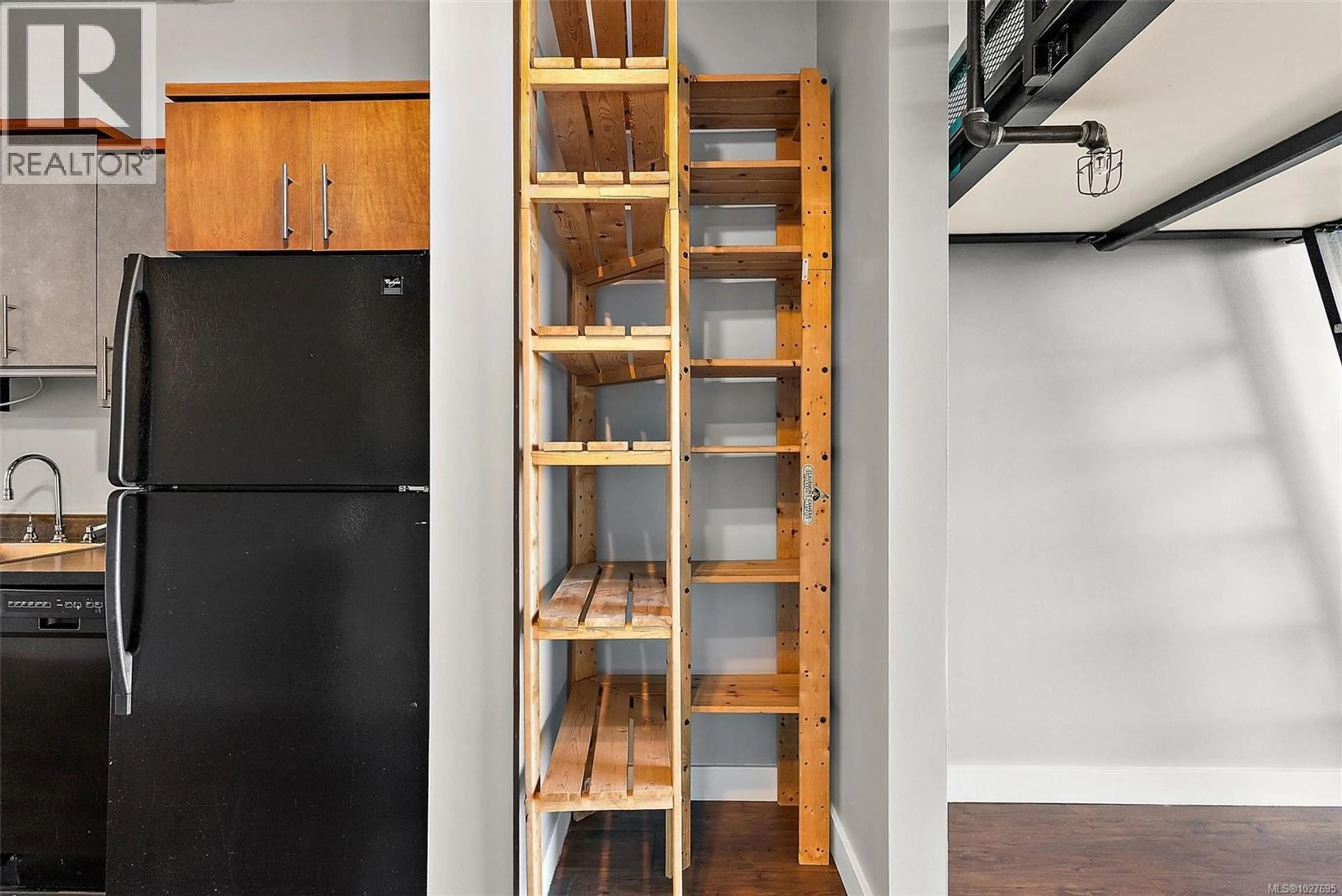 Property at #407 1061 FORT ST, Victoria, BC