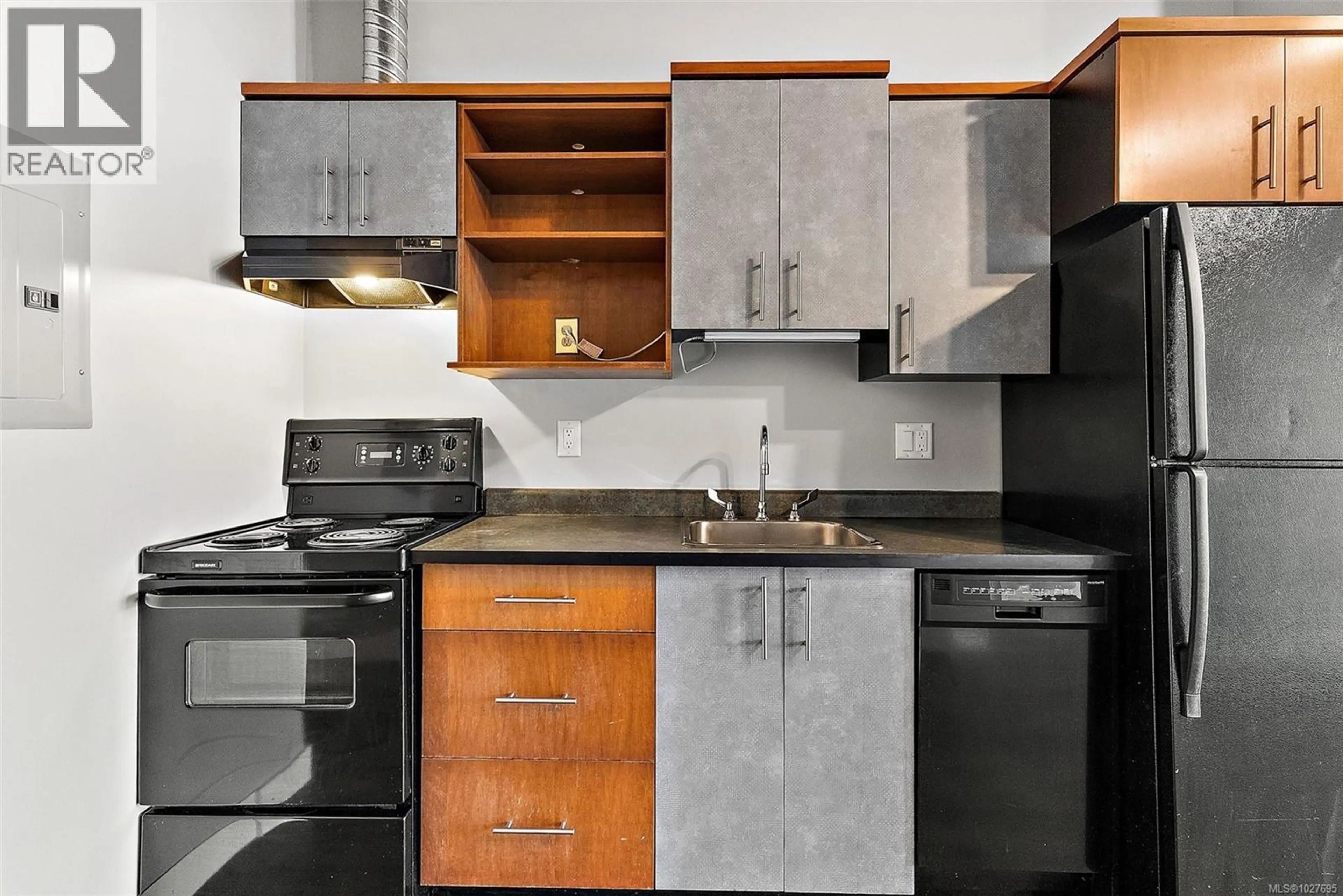 Property at #407 1061 FORT ST, Victoria, BC