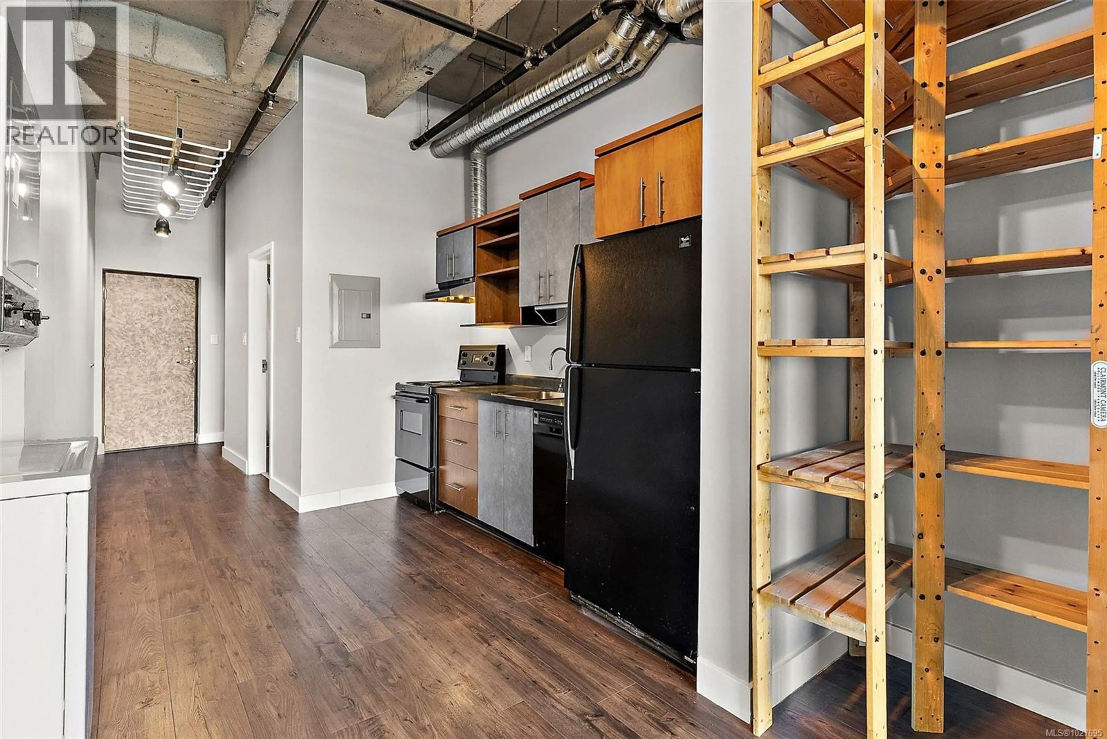 Property at #407 1061 FORT ST, Victoria, BC