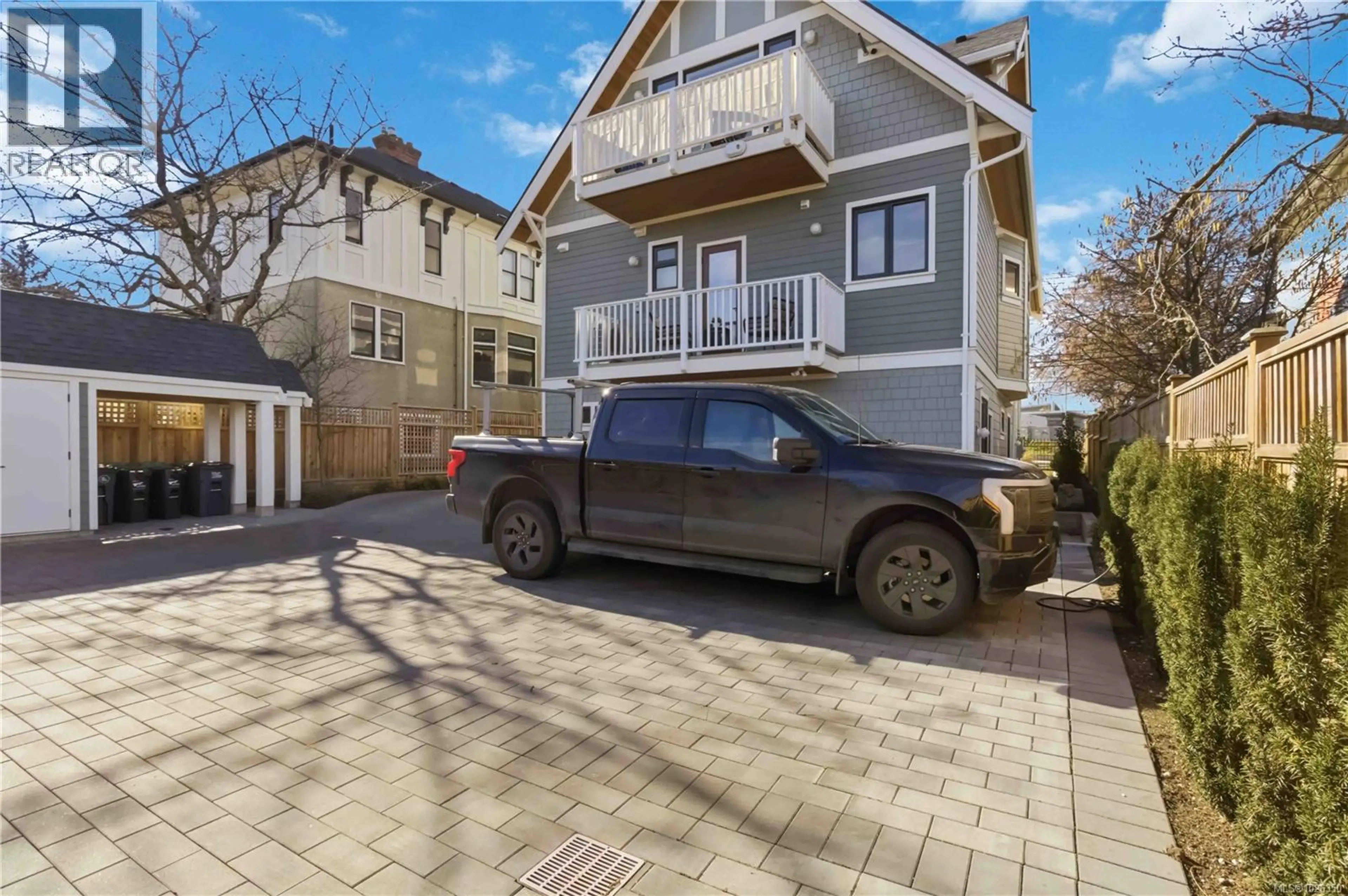 Property at #1 1915 FERNWOOD RD, Victoria, BC