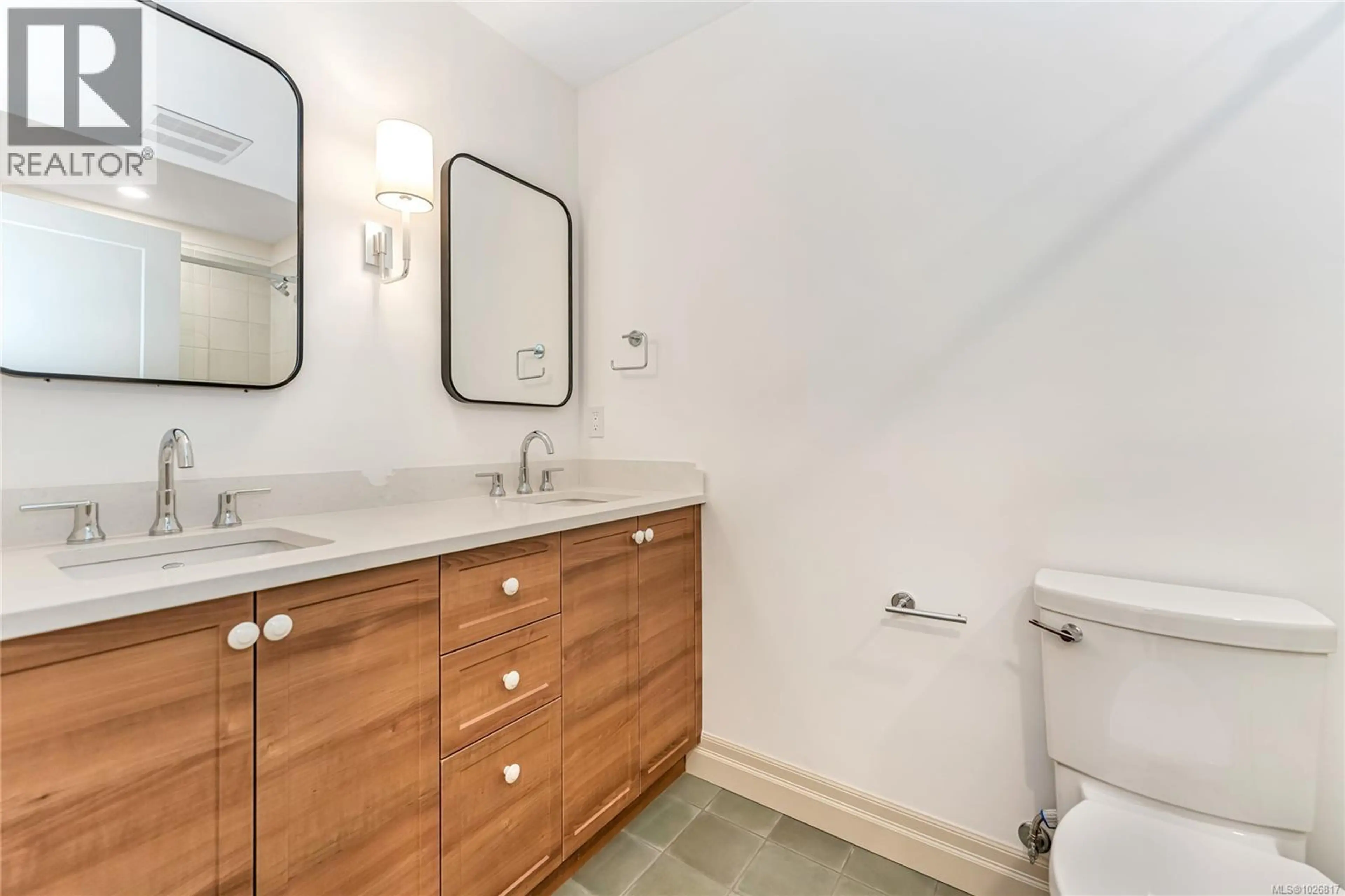 Property at #3 3098 WASHINGTON AVE, Victoria, BC