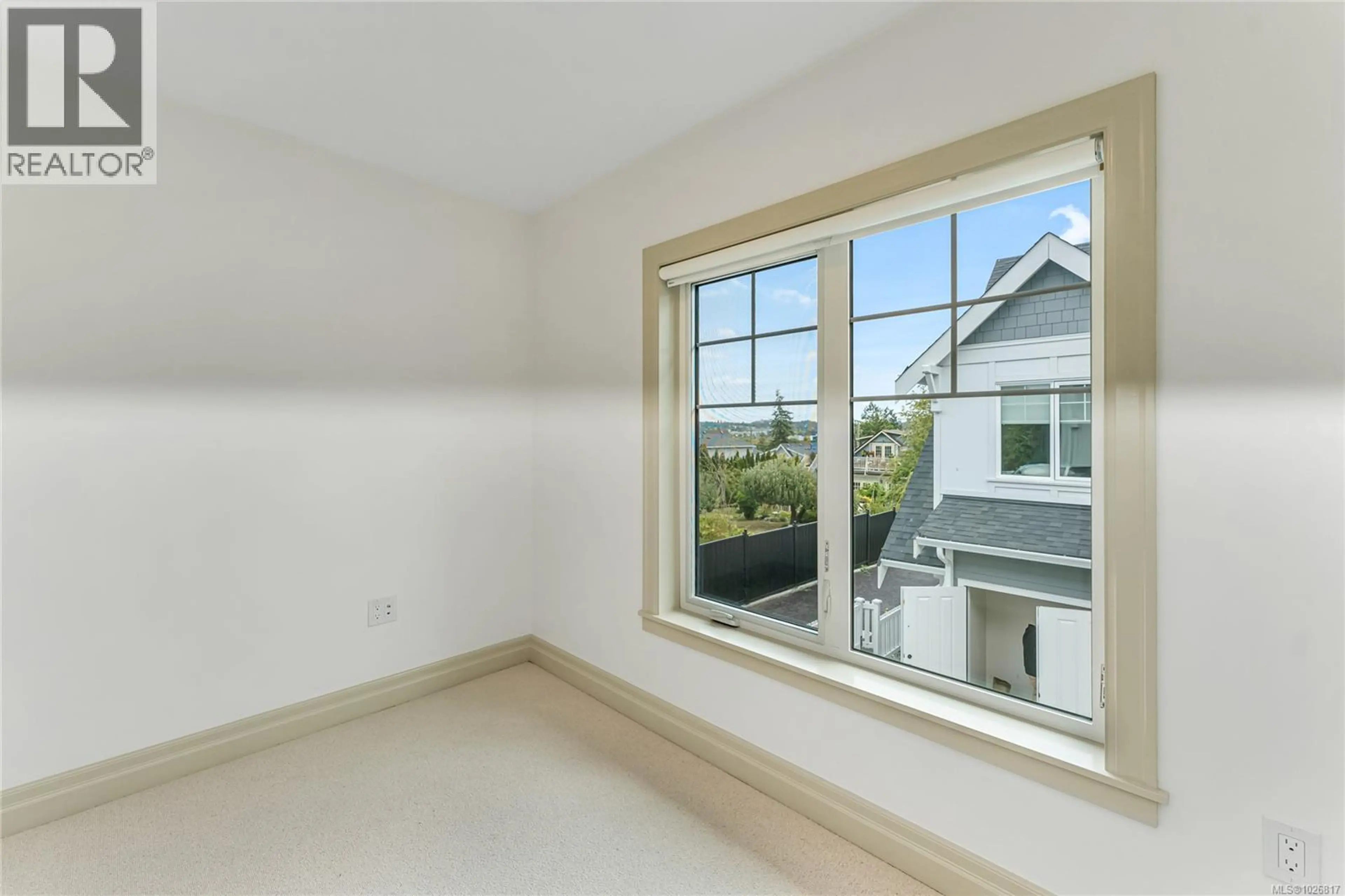 Property at #3 3098 WASHINGTON AVE, Victoria, BC