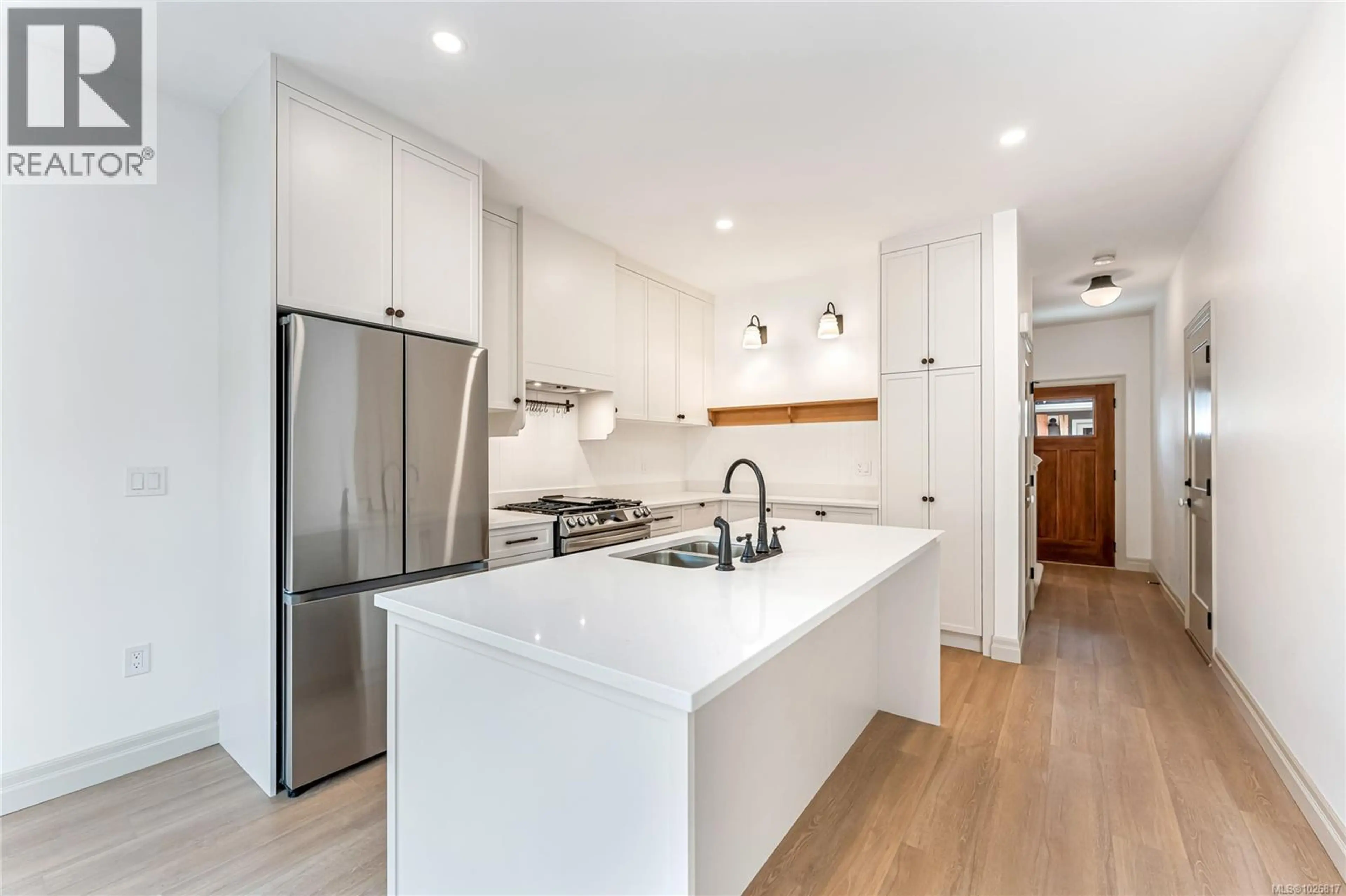 Property at #3 3098 WASHINGTON AVE, Victoria, BC